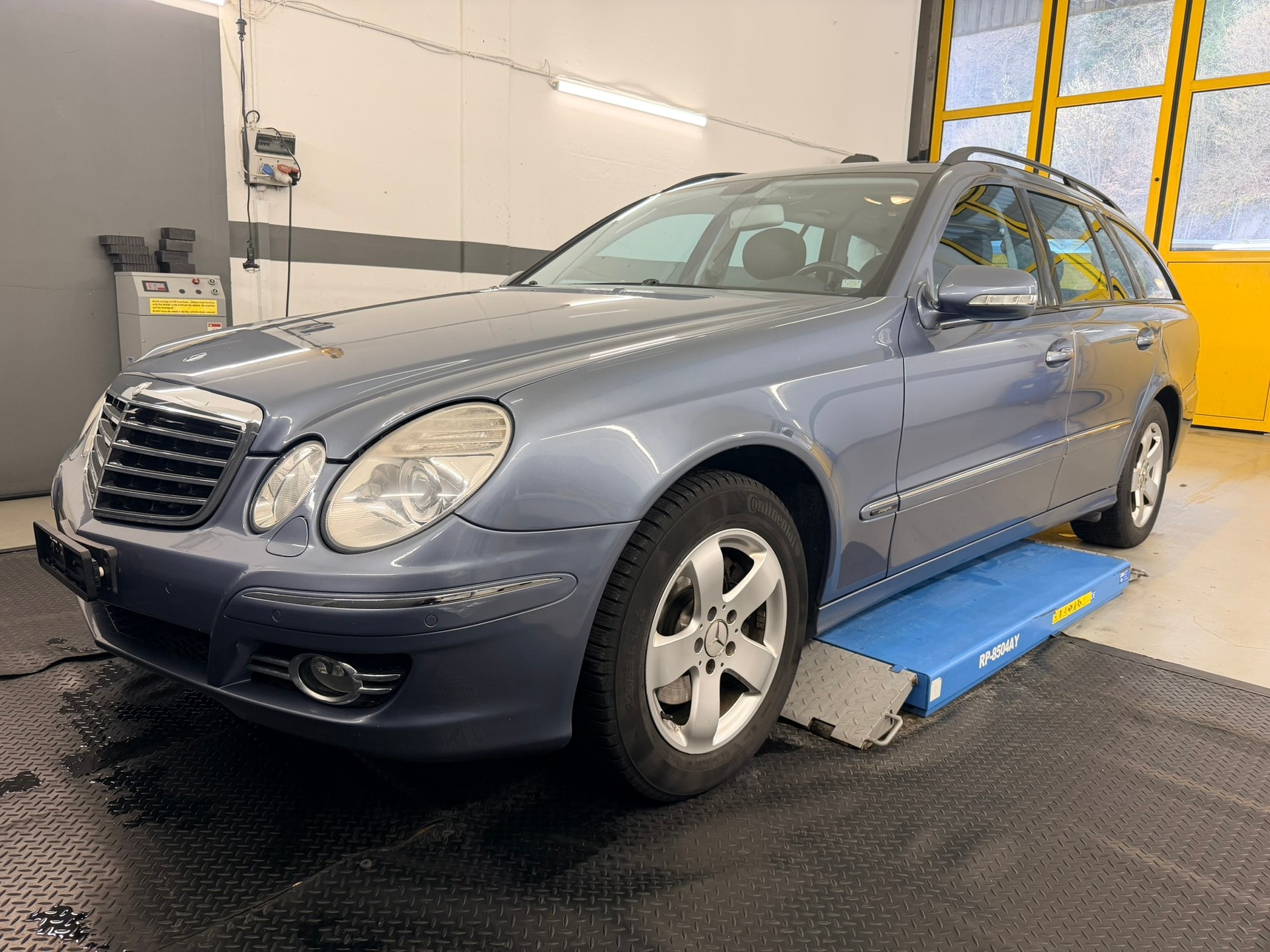 MERCEDES-BENZ E 320 CDI Avantgarde 4Matic Automatic-image-0