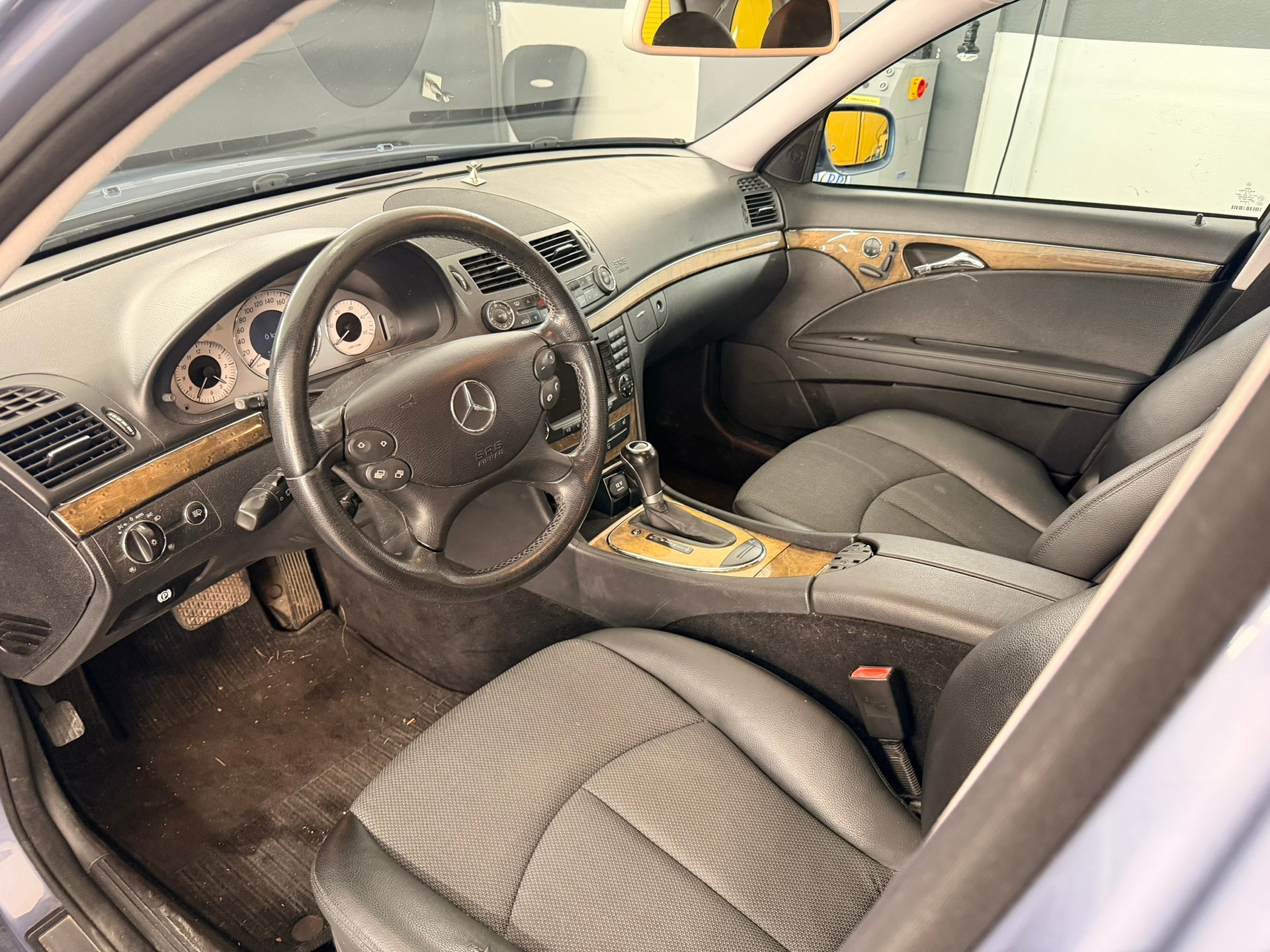 MERCEDES-BENZ E 320 CDI Avantgarde 4Matic Automatic-image-14