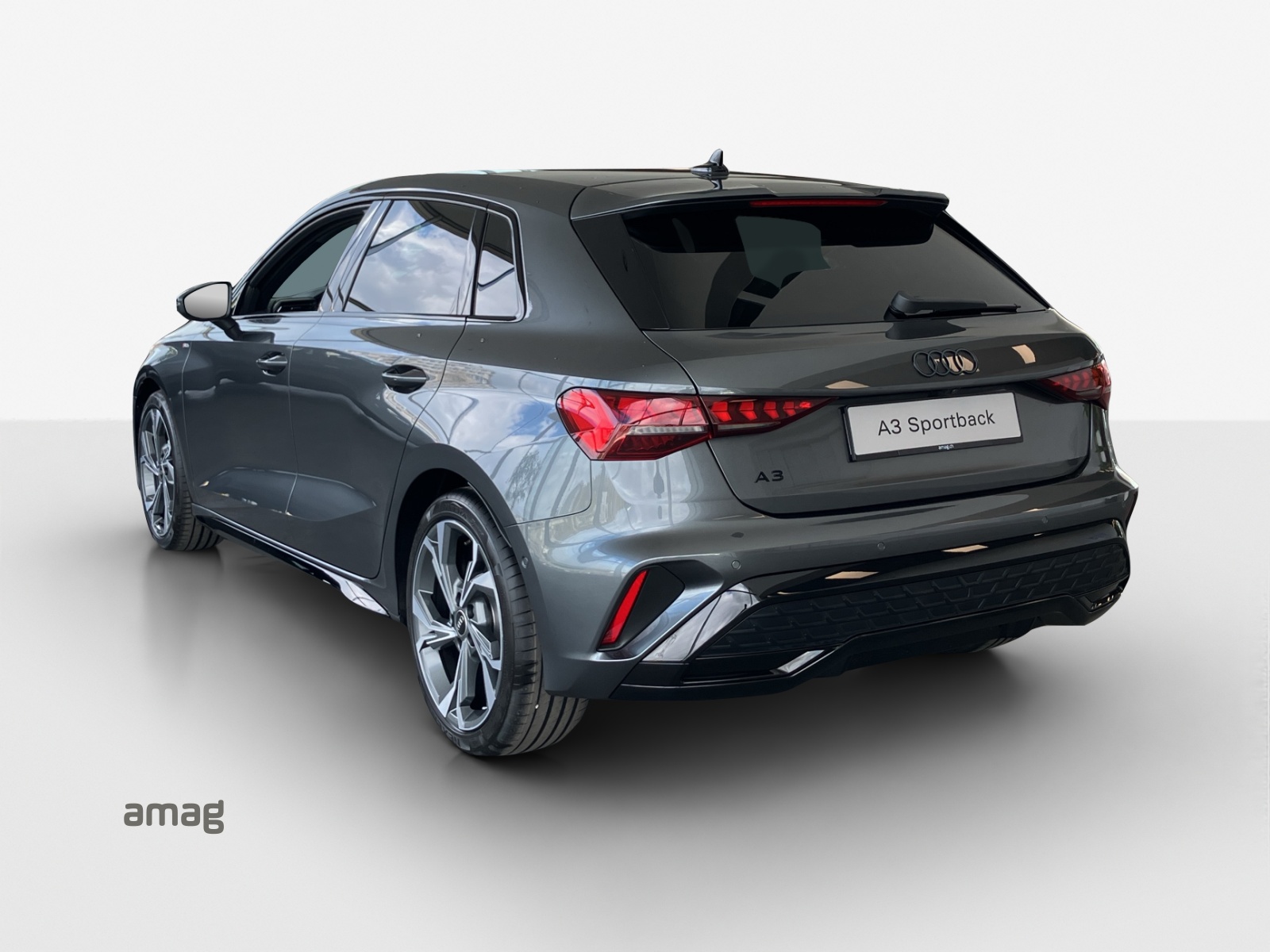 AUDI A3 Sportback TFSI 110 kW S line S tronic-image-2