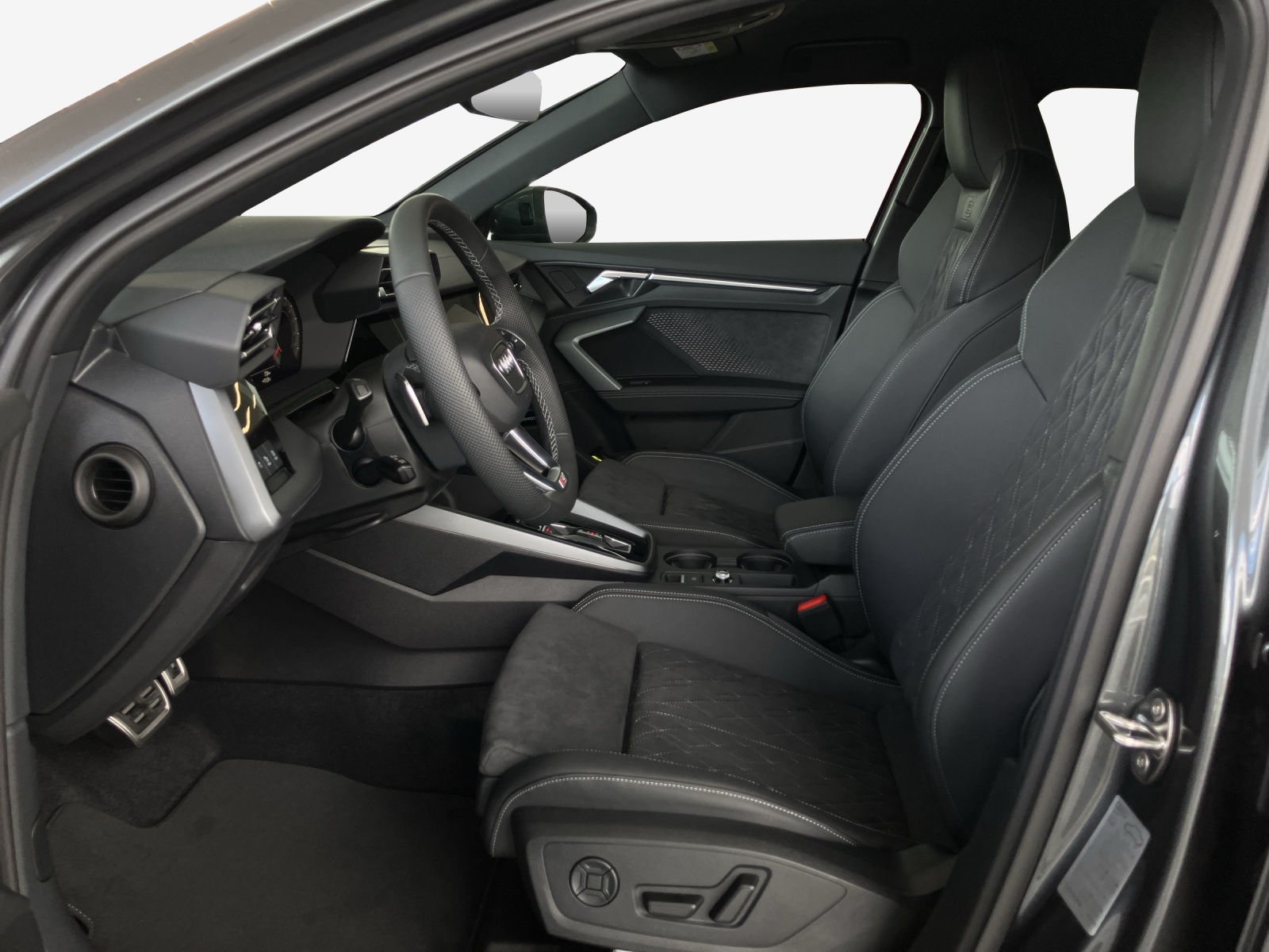 AUDI A3 Sportback TFSI 110 kW S line S tronic-image-7