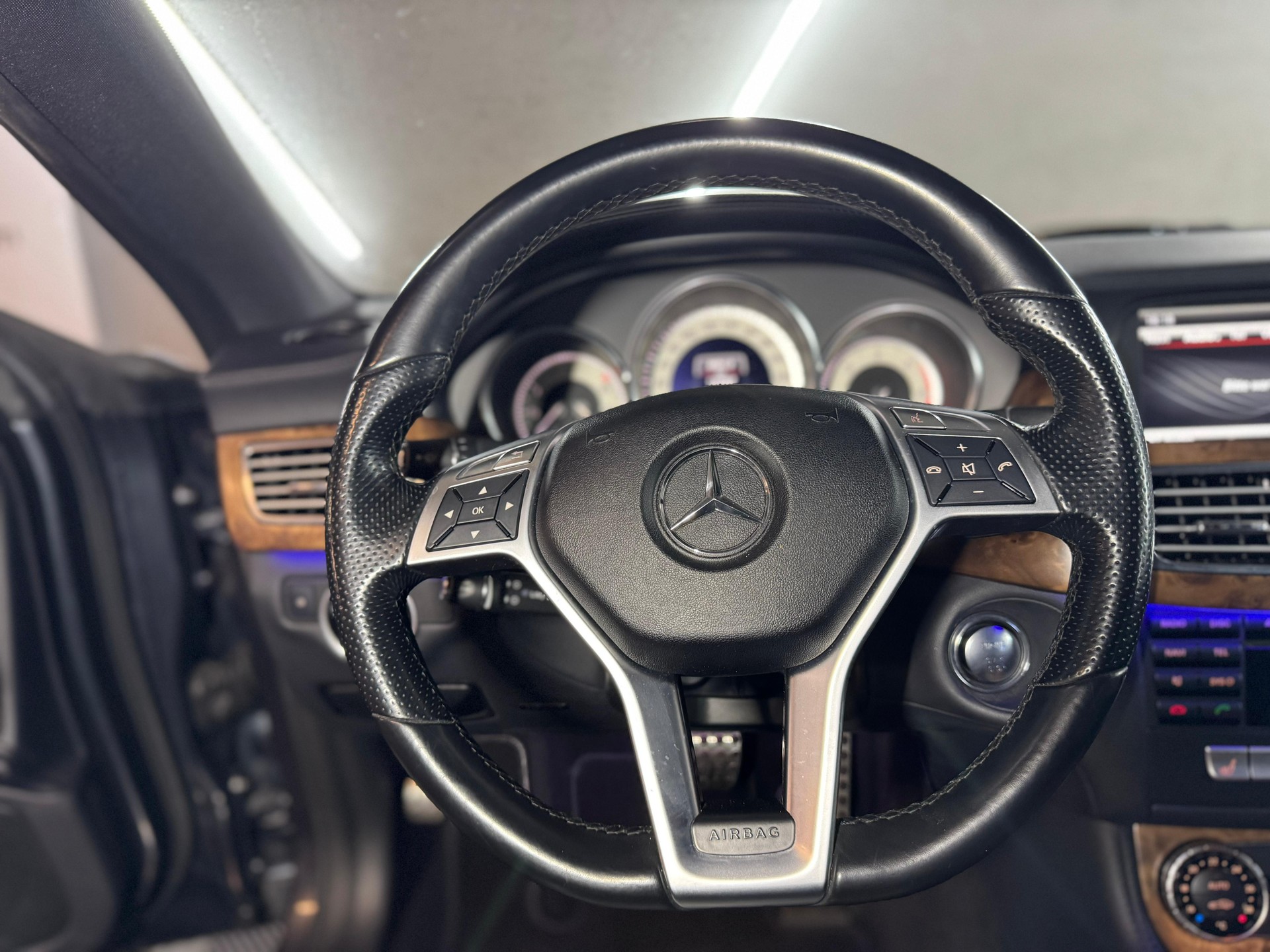 MERCEDES-BENZ CLS 350 CDI 4Matic 7G-Tronic AMG-Line-image-9