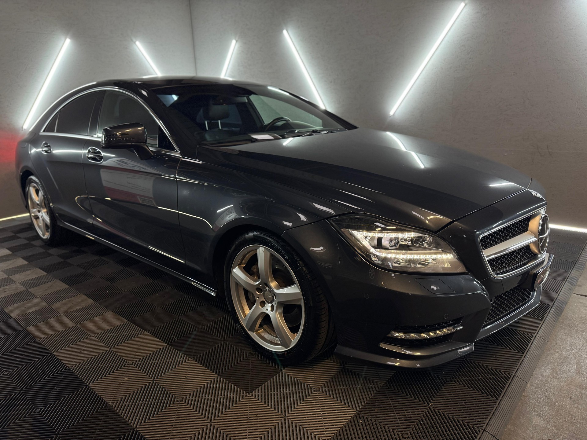 MERCEDES-BENZ CLS 350 CDI 4Matic 7G-Tronic AMG-Line-image-0