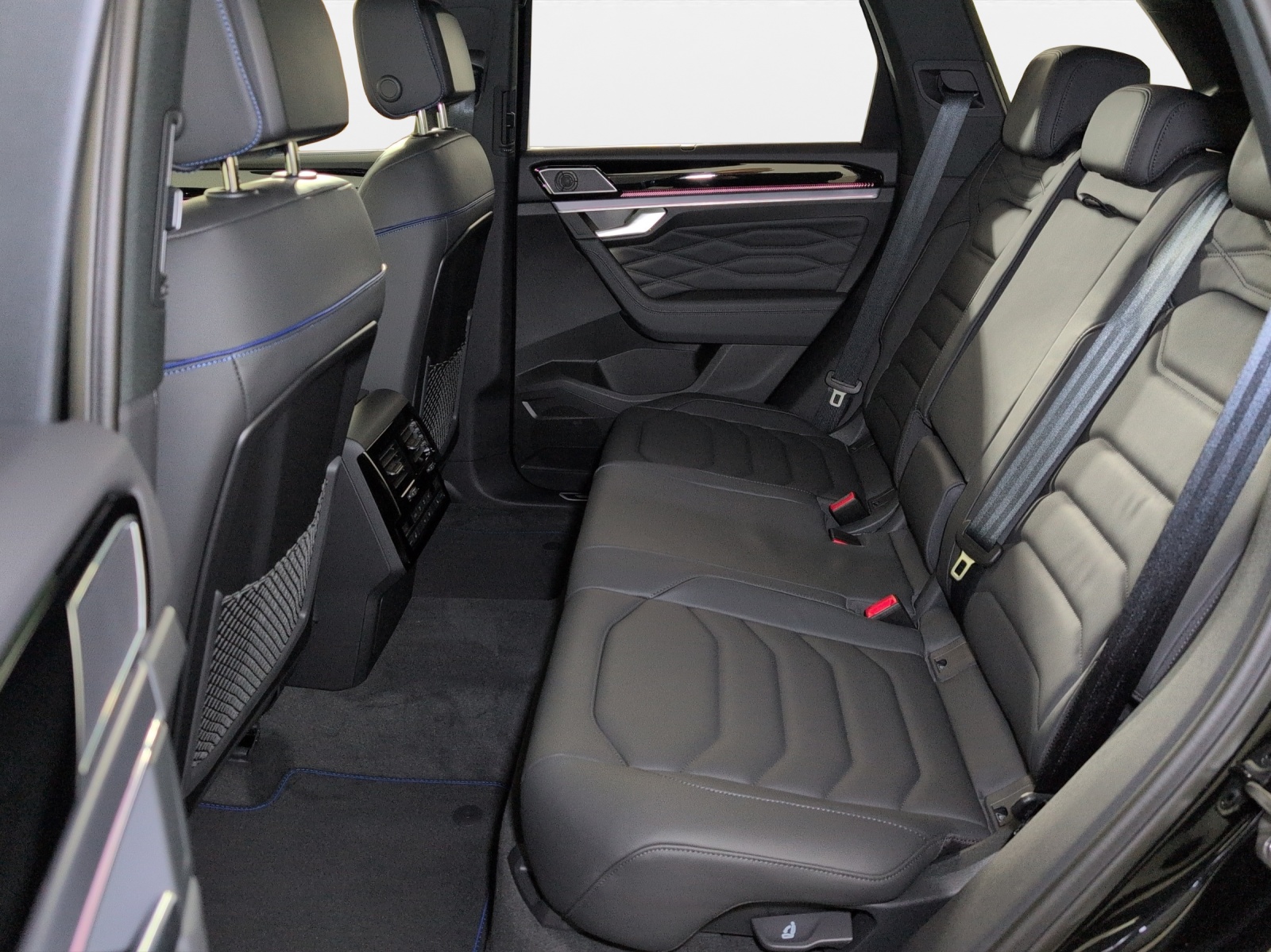 VW Touareg R United 4M 467 PS-image-7