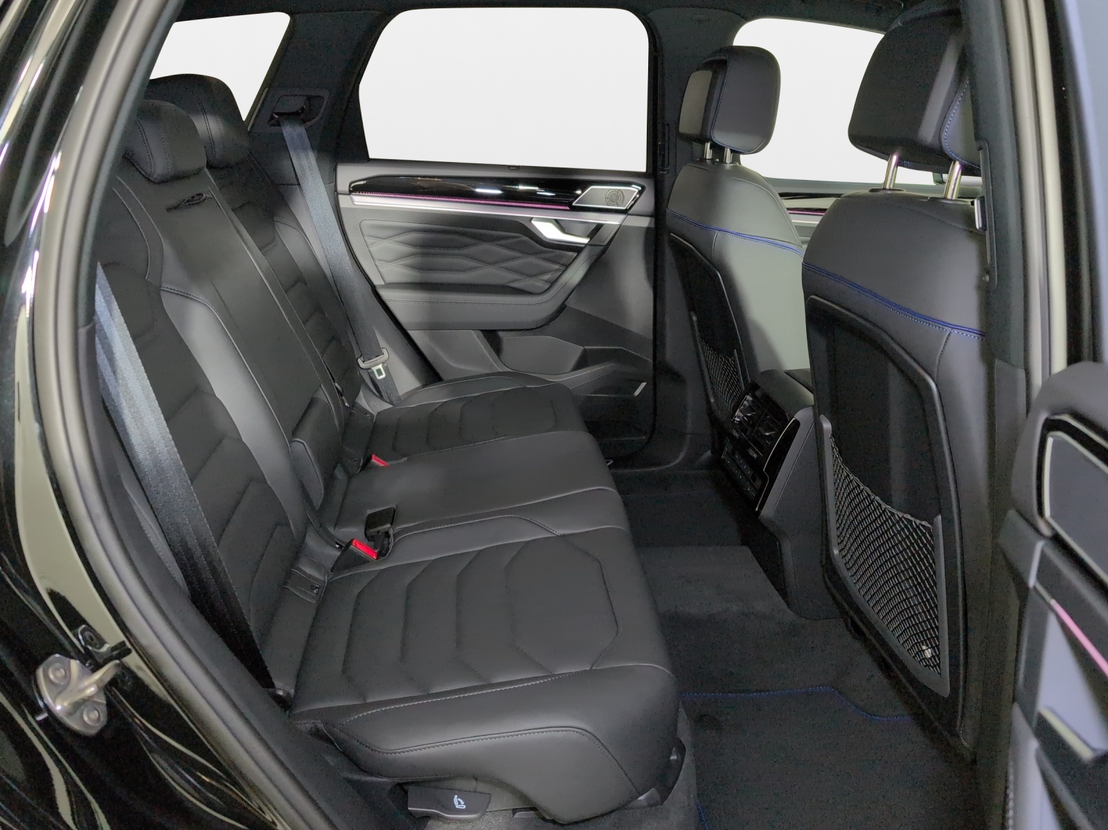 VW Touareg R United 4M 467 PS-image-8