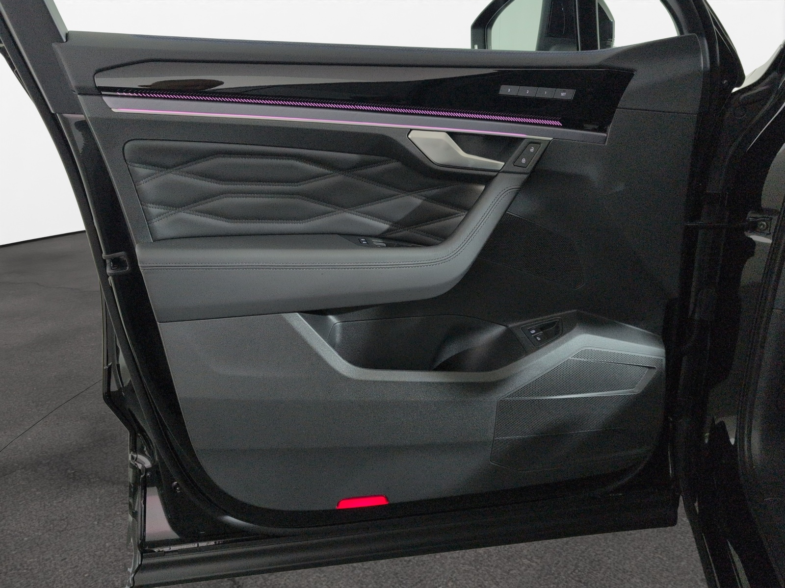 VW Touareg R United 4M 467 PS-image-12