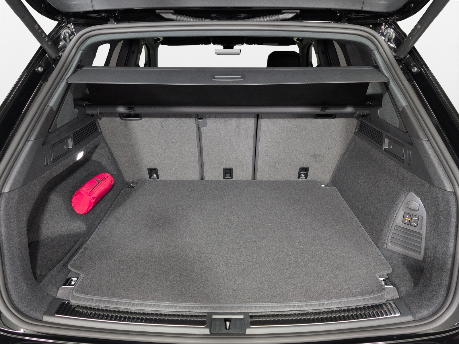VW Touareg R United 4M 467 PS-image-14