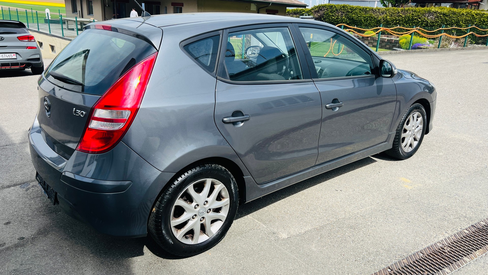 HYUNDAI i30 1.6 Style-image-7