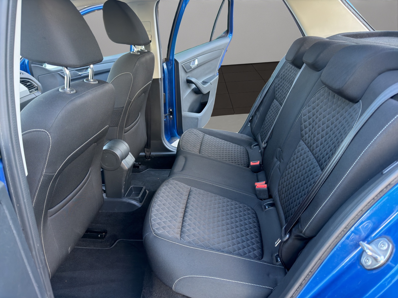 SKODA Fabia 1.2 TSI Style-image-12