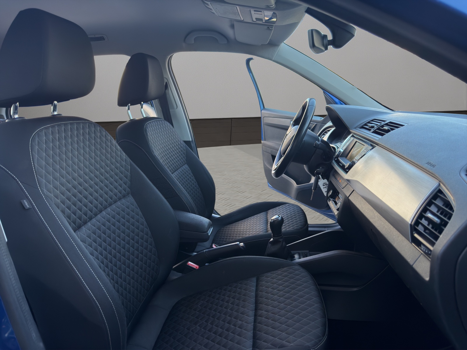 SKODA Fabia 1.2 TSI Style-image-16