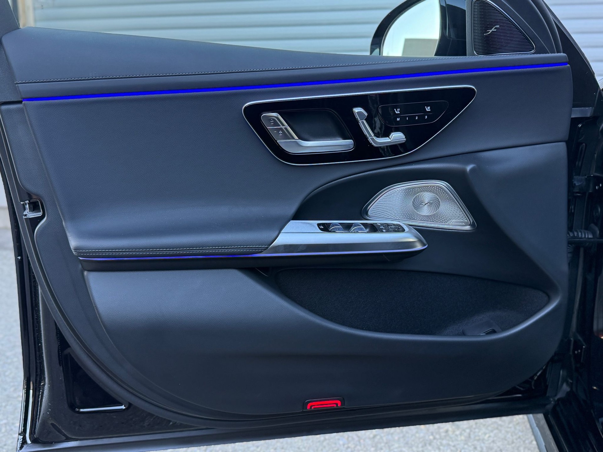 MERCEDES-BENZ E 220 d AMG Line 4matic-image-9