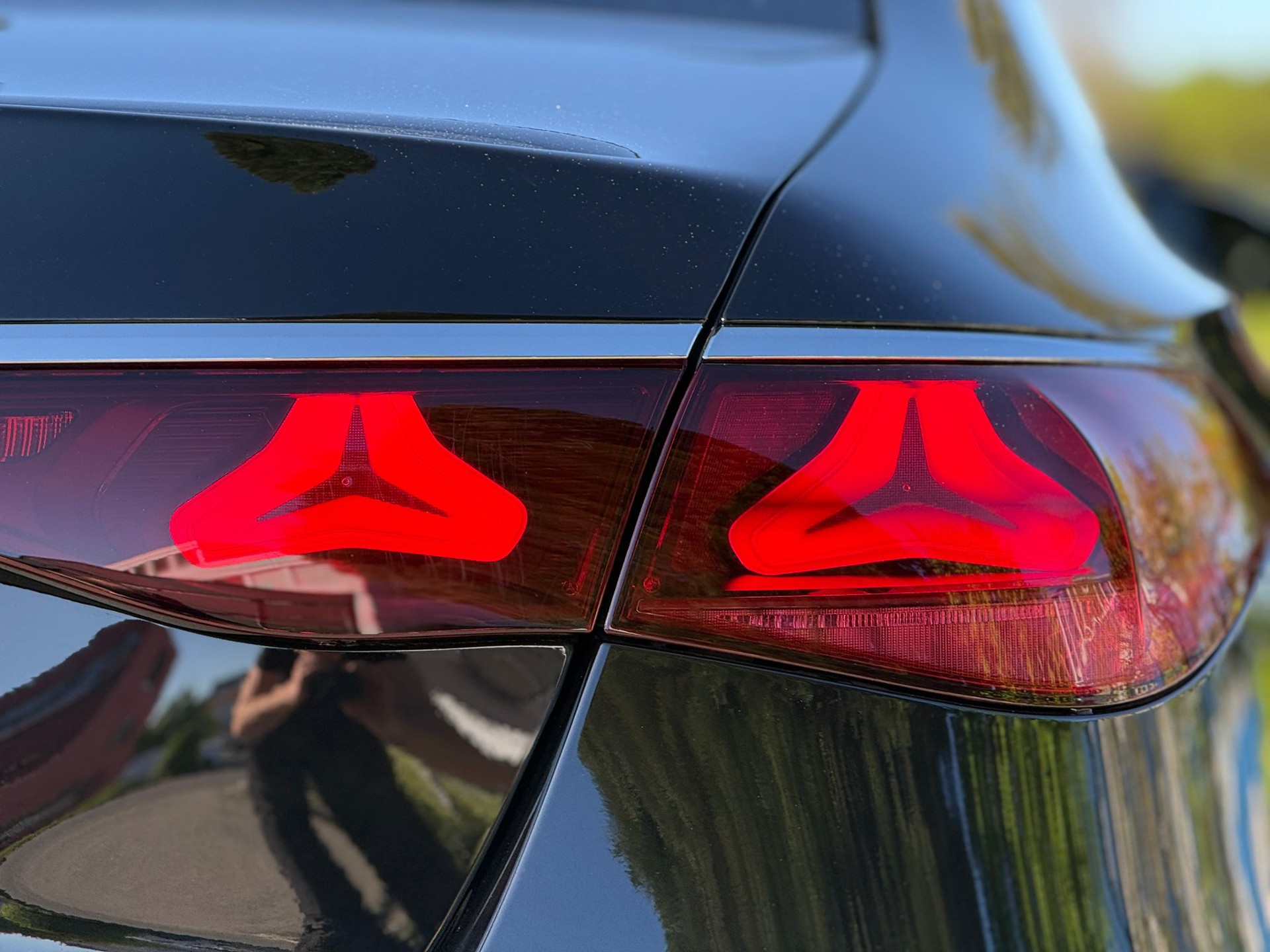 MERCEDES-BENZ E 220 d AMG Line 4matic-image-18