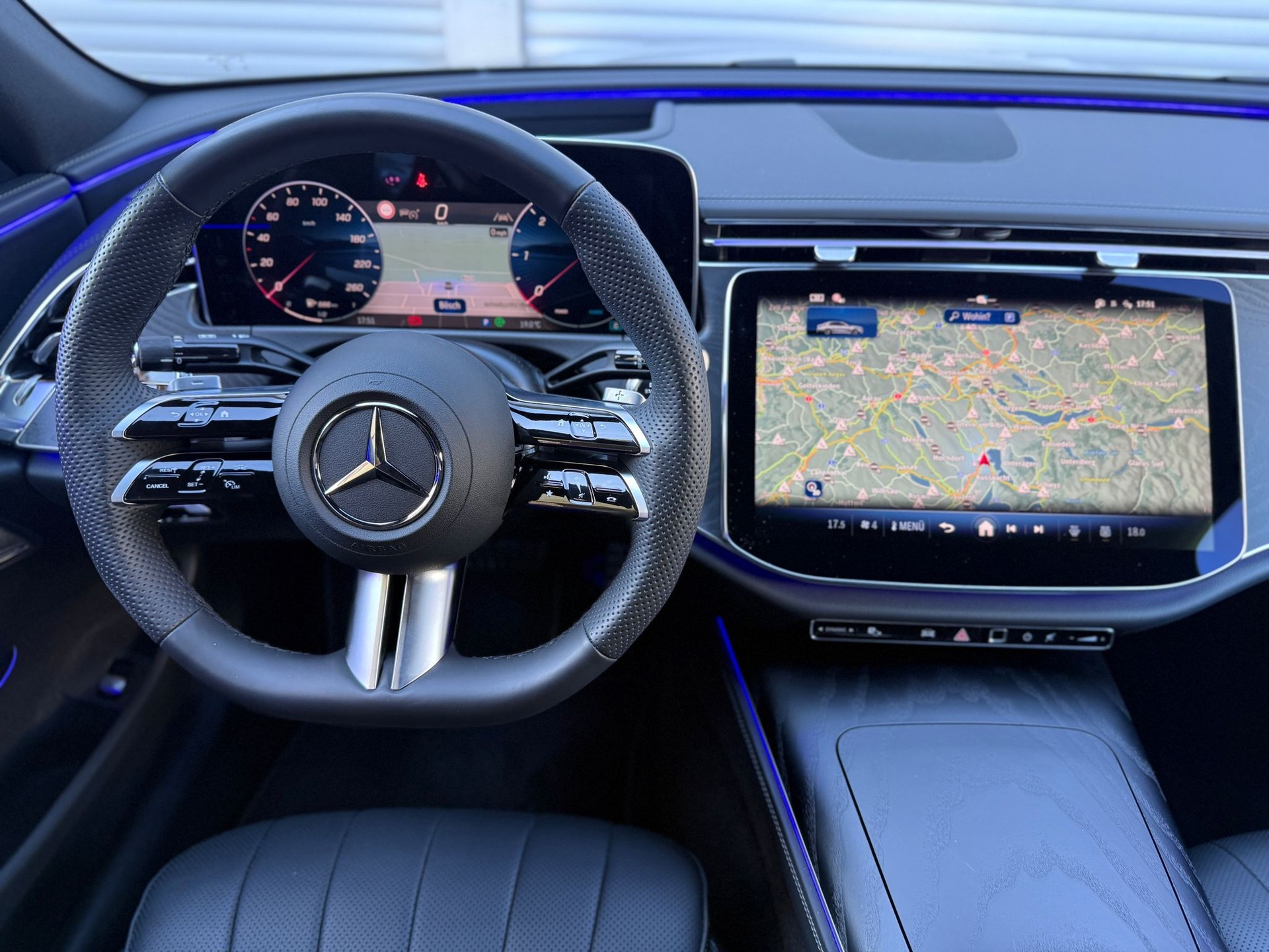 MERCEDES-BENZ E 220 d AMG Line 4matic-image-13