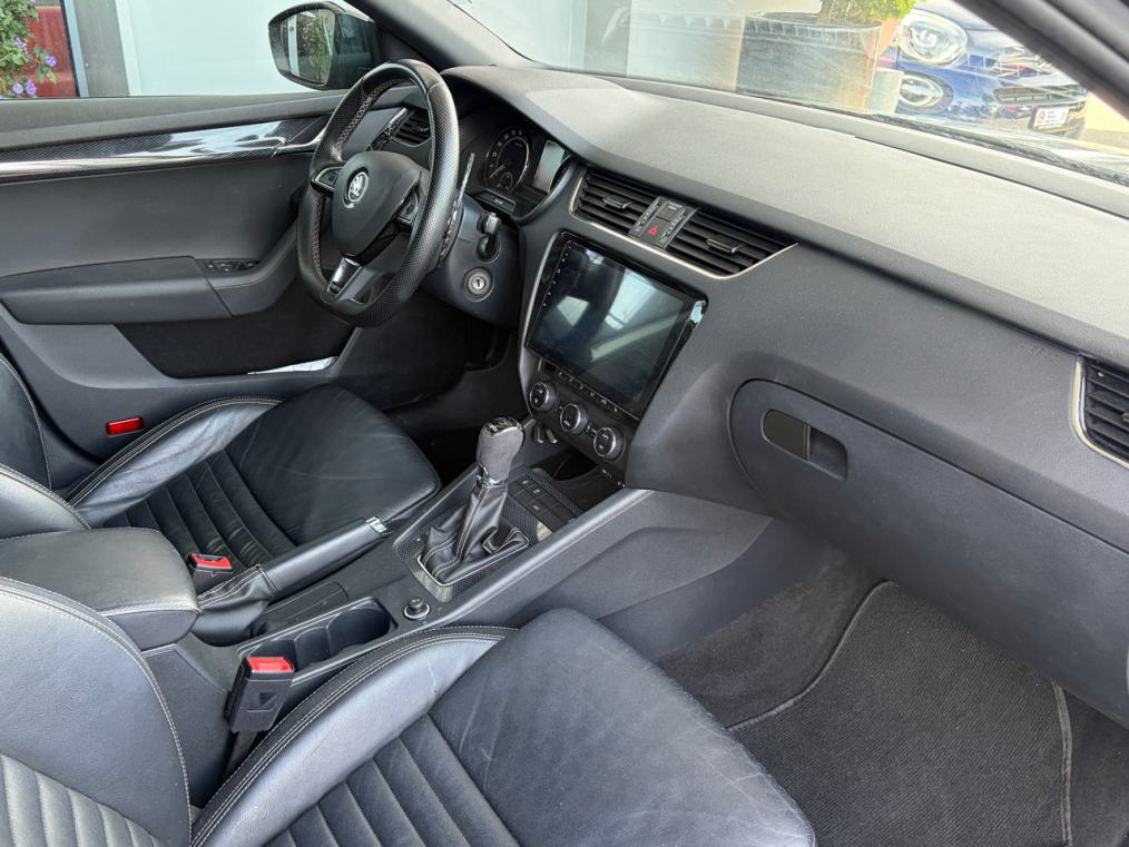 SKODA Octavia Combi 2.0 TDI RS 4x4 DSG-image-4