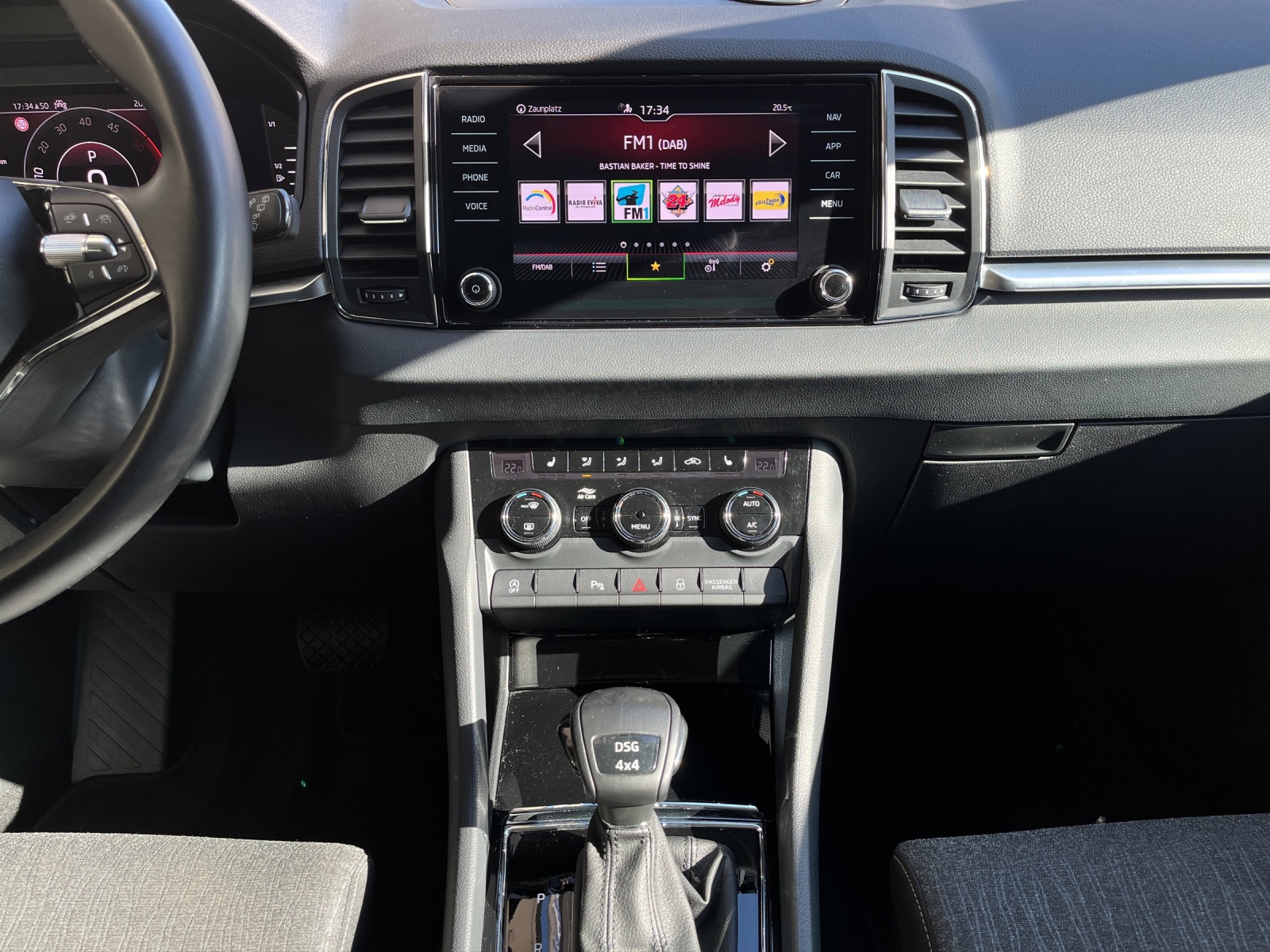 SKODA Karoq 2.0 TDI CR Style 4x4 DSG-image-12