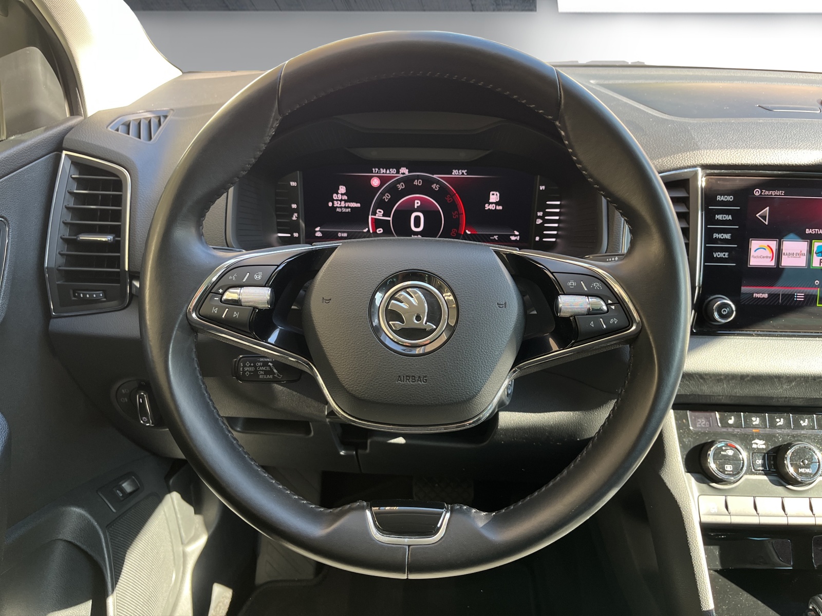 SKODA Karoq 2.0 TDI CR Style 4x4 DSG-image-11