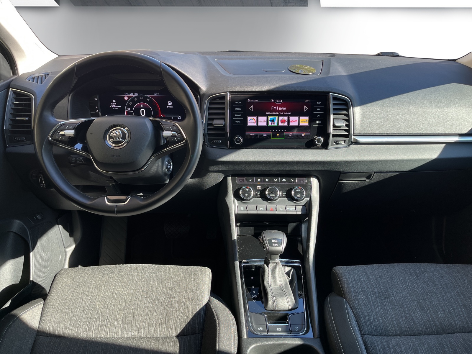 SKODA Karoq 2.0 TDI CR Style 4x4 DSG-image-9