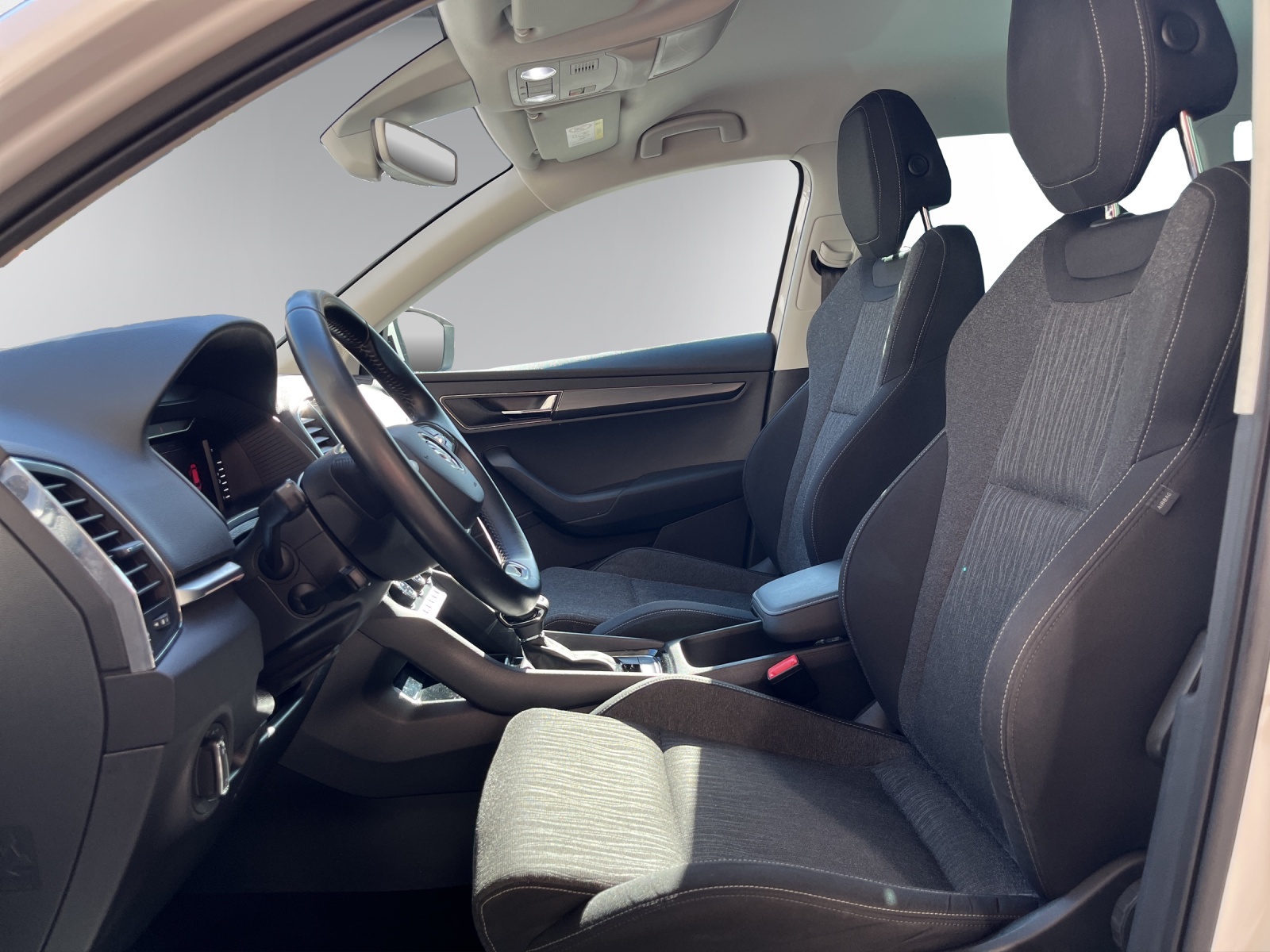 SKODA Karoq 2.0 TDI CR Style 4x4 DSG-image-10