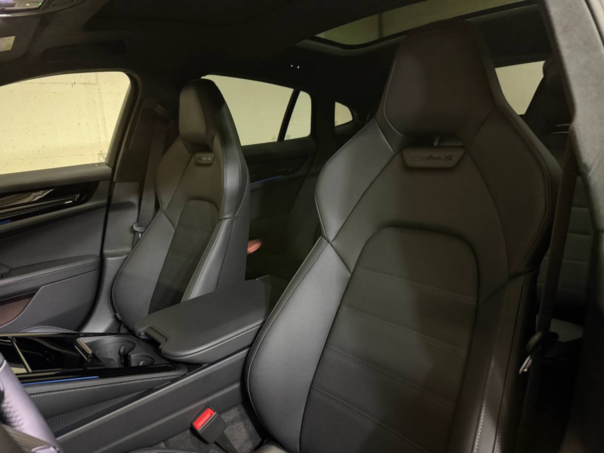 PORSCHE Panamera Turbo S E-Hybrid-image-4