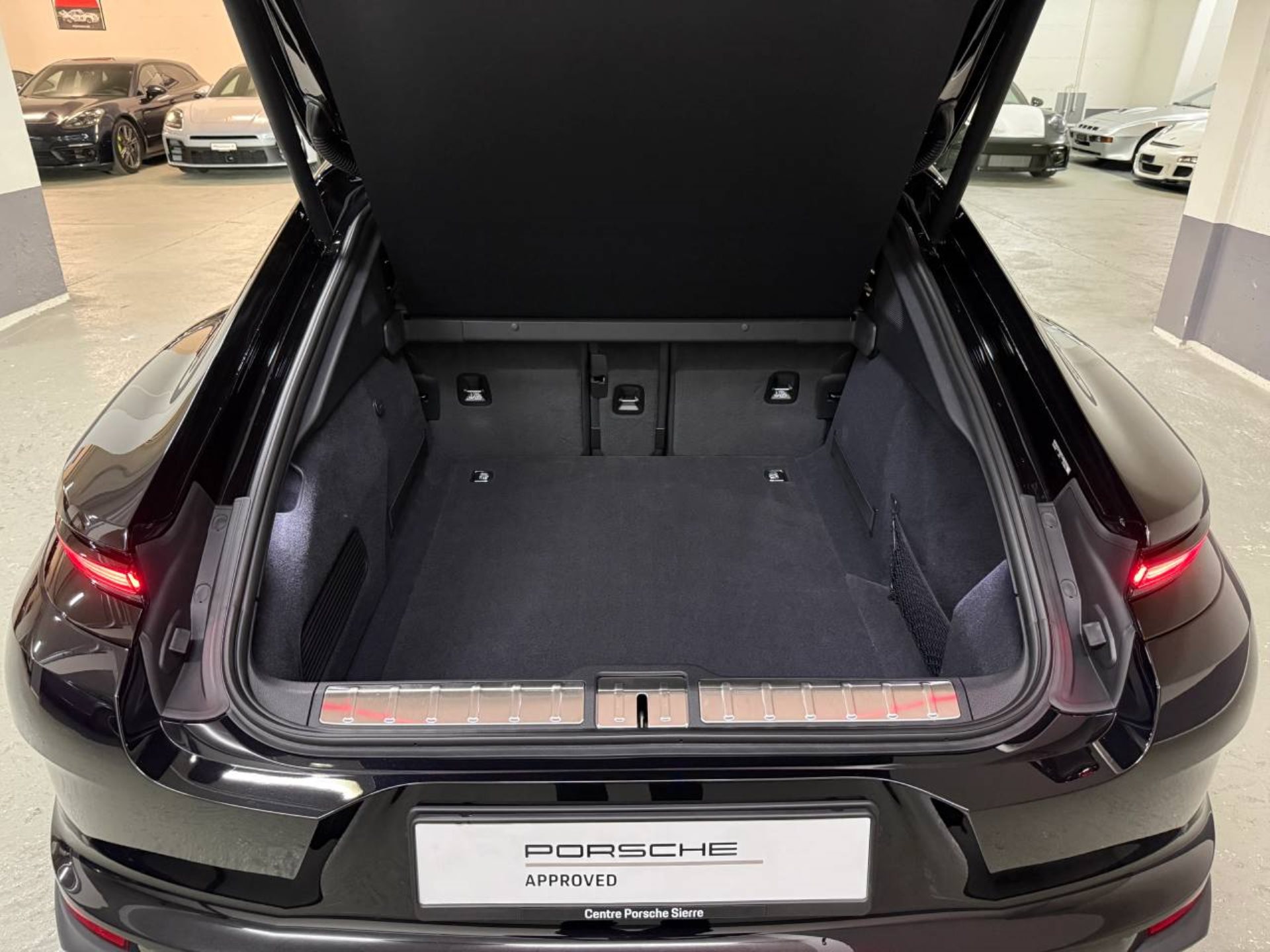 PORSCHE Panamera Turbo S E-Hybrid-image-10