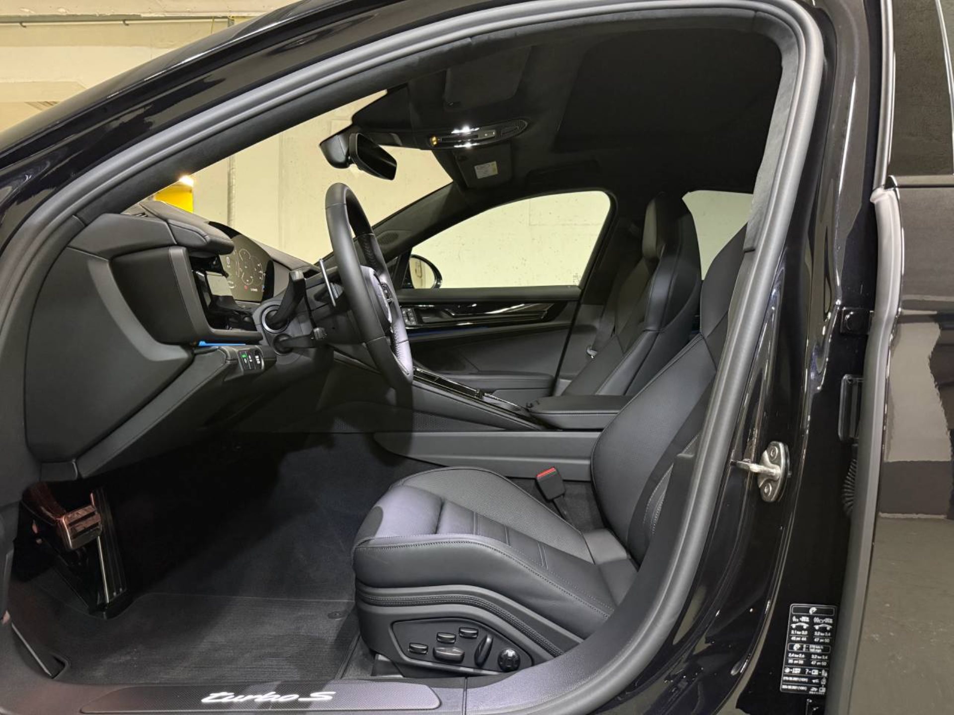 PORSCHE Panamera Turbo S E-Hybrid-image-19