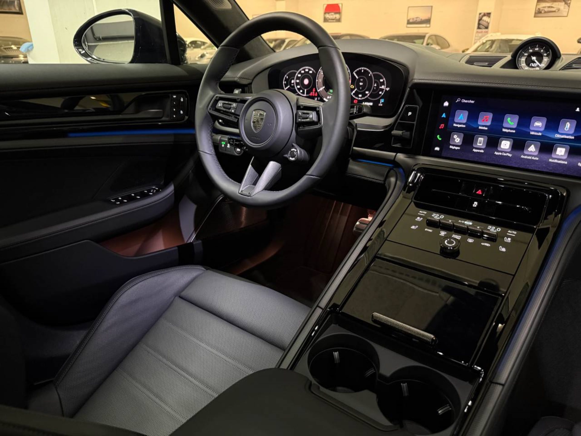 PORSCHE Panamera Turbo S E-Hybrid-image-17