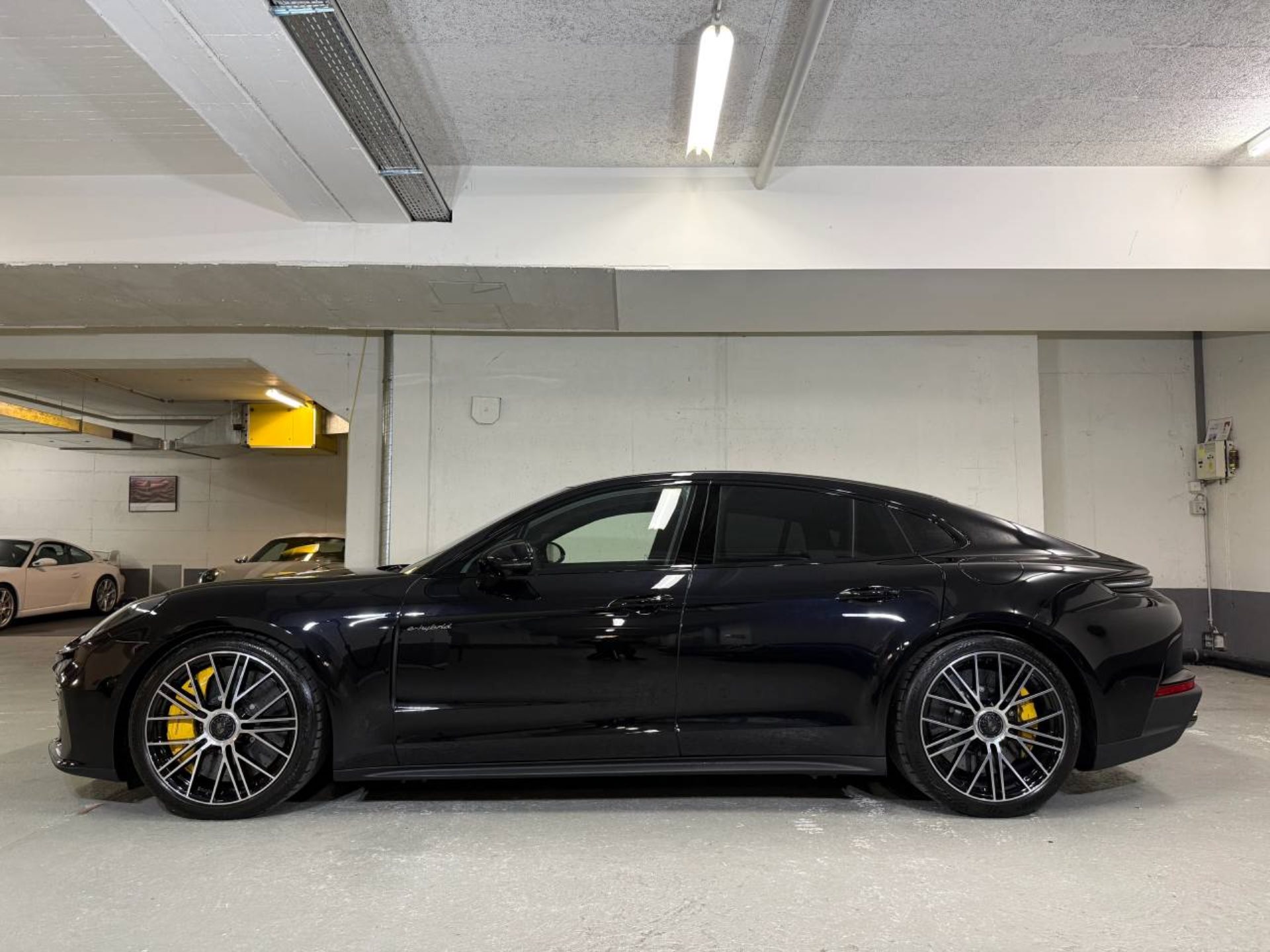 PORSCHE Panamera Turbo S E-Hybrid-image-1