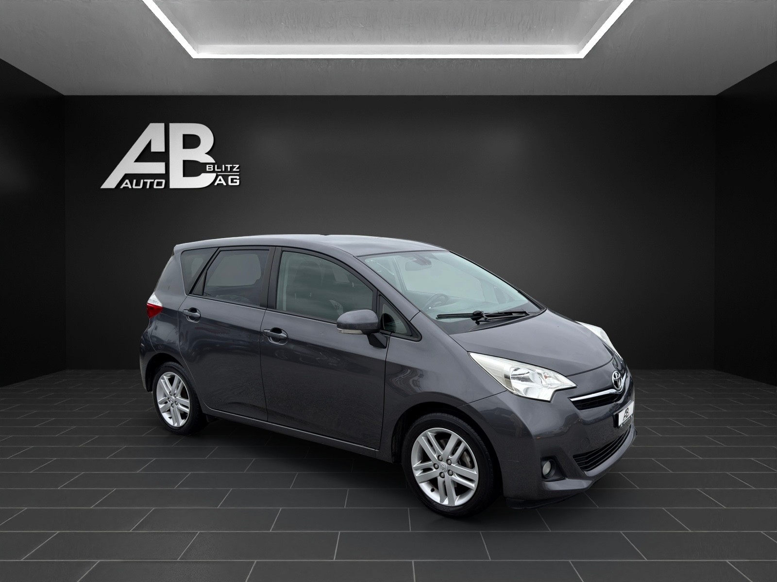 TOYOTA Verso-S 1.33 Linea Luna-image-5