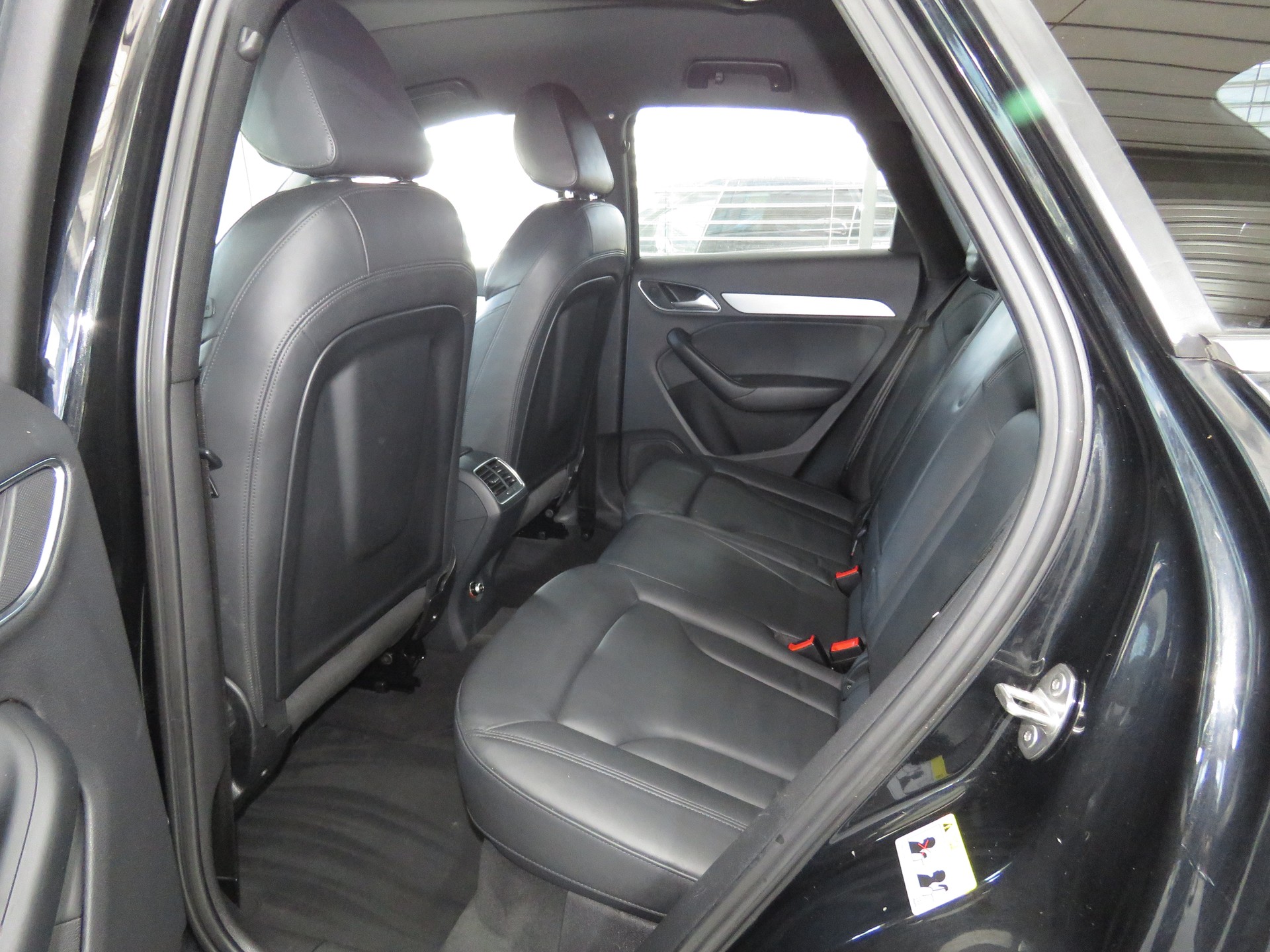 AUDI Q3 2.0 TFSI Quattro S-tronic (Automat)-image-8