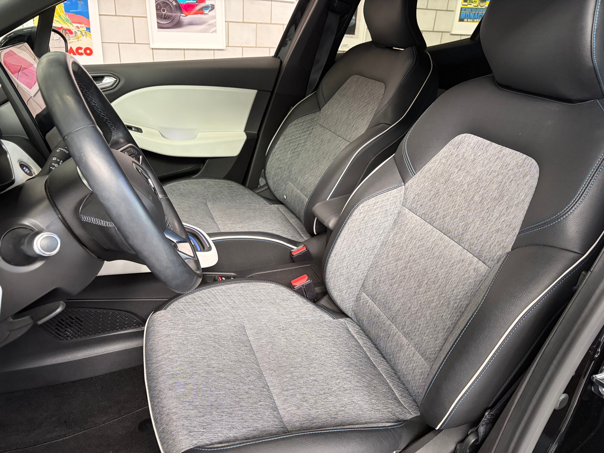 RENAULT Clio 1.6 E-Tech Business-image-6