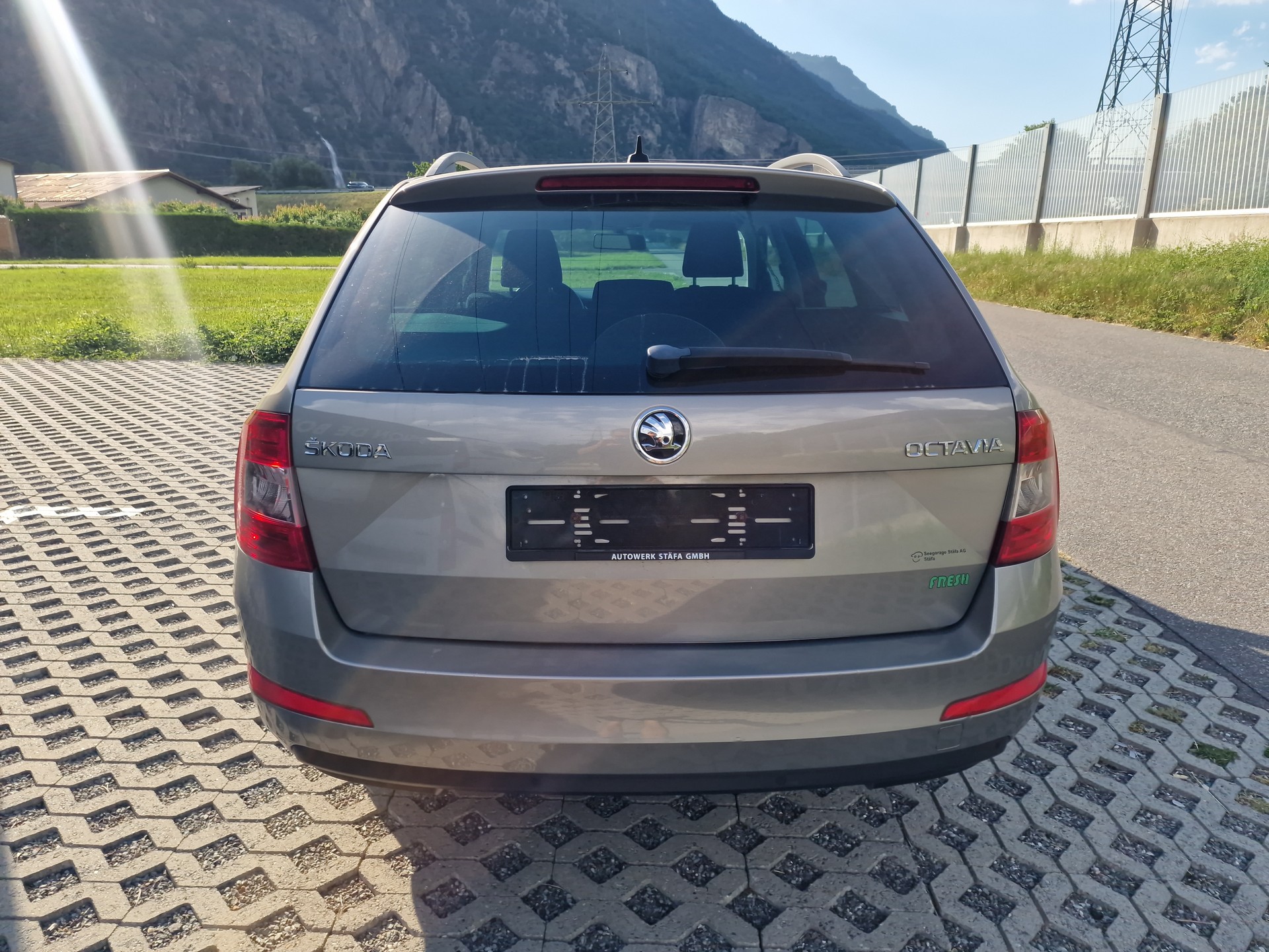 SKODA Octavia Combi 1.2 TSI Fresh-image-5
