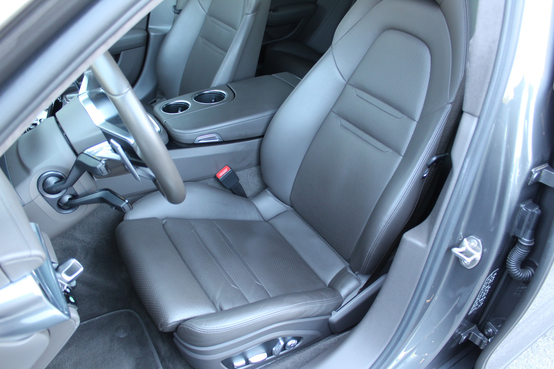 PORSCHE Panamera Turbo PDK-image-9