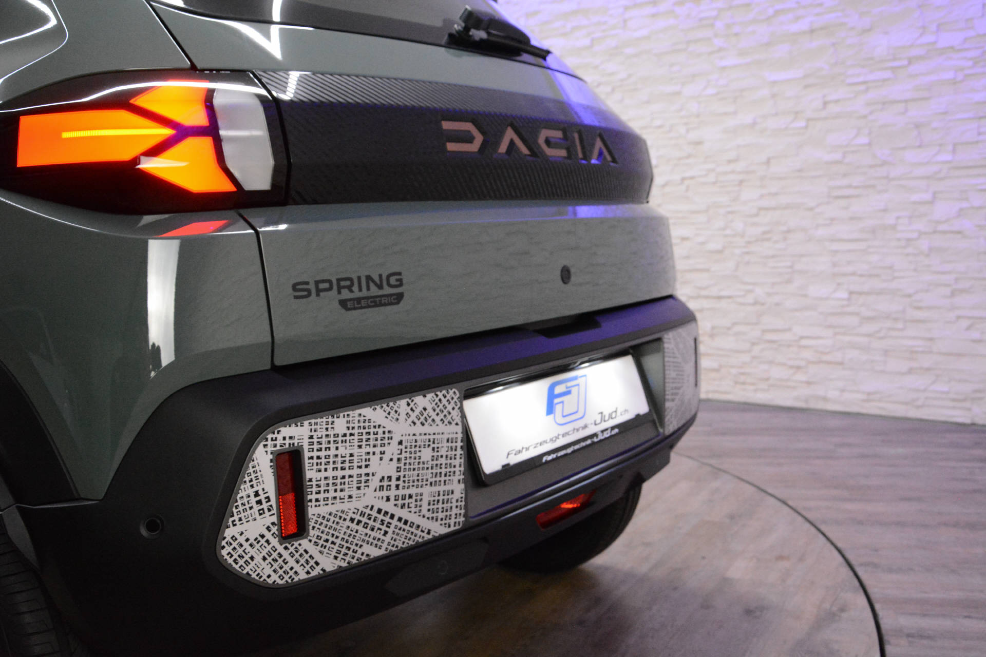 DACIA Spring Extreme *CCS-Ladeanschluss*-image-23