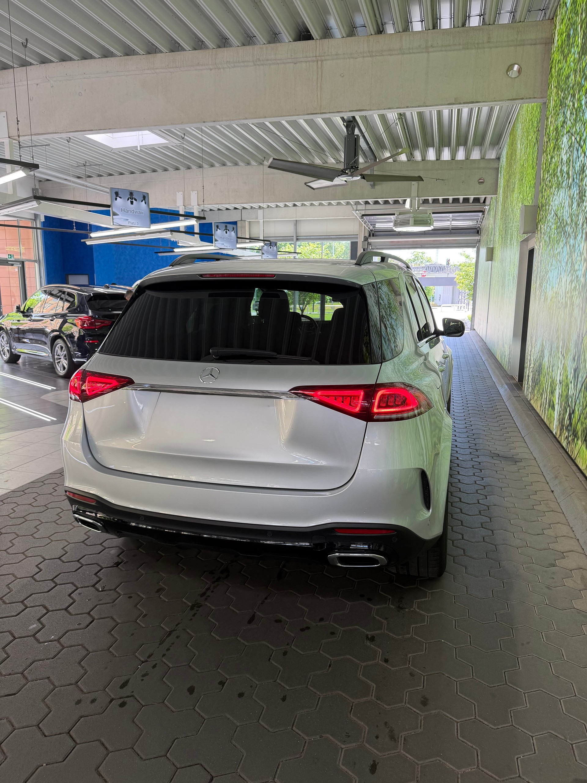 MERCEDES-BENZ GLE 350 d AMG Line 4matic-image-3