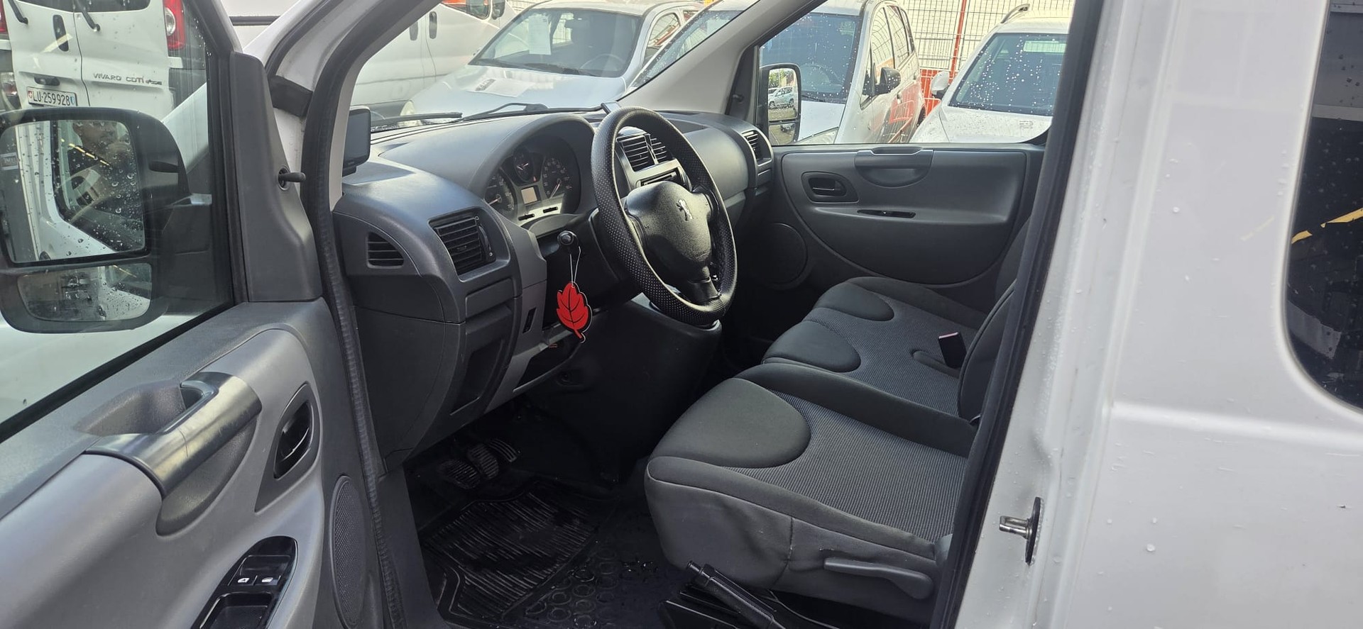 PEUGEOT E-EXPERT-image-5