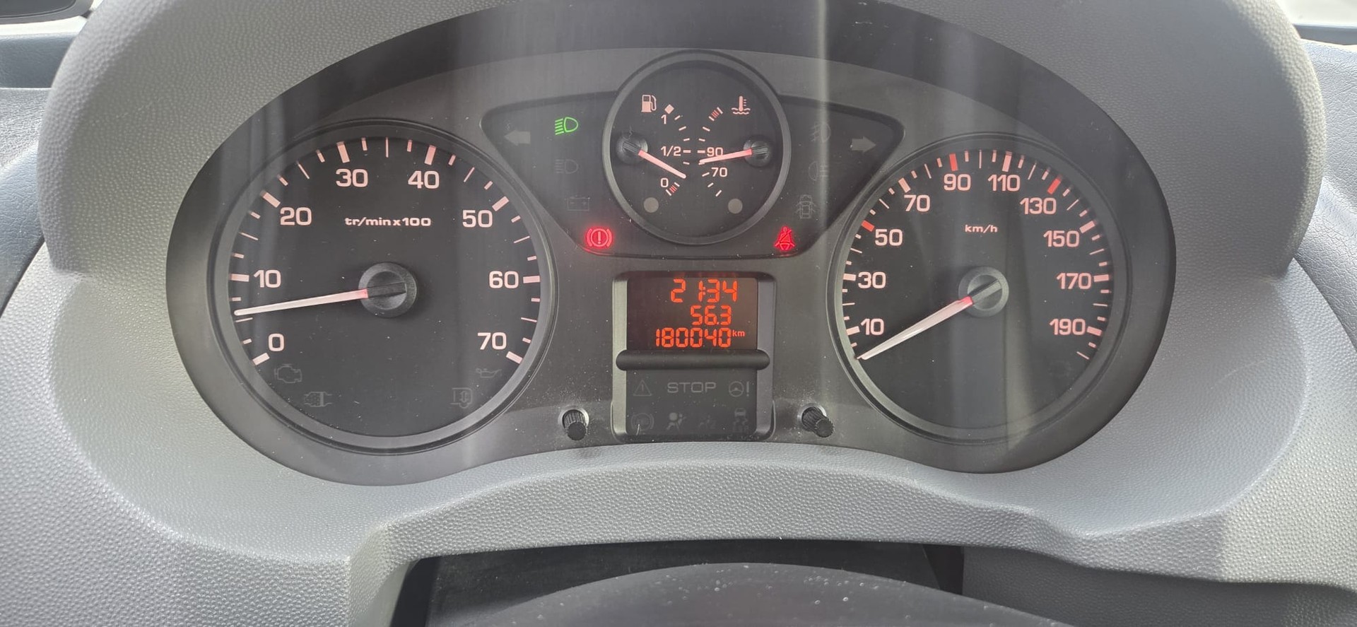 PEUGEOT E-EXPERT-image-8