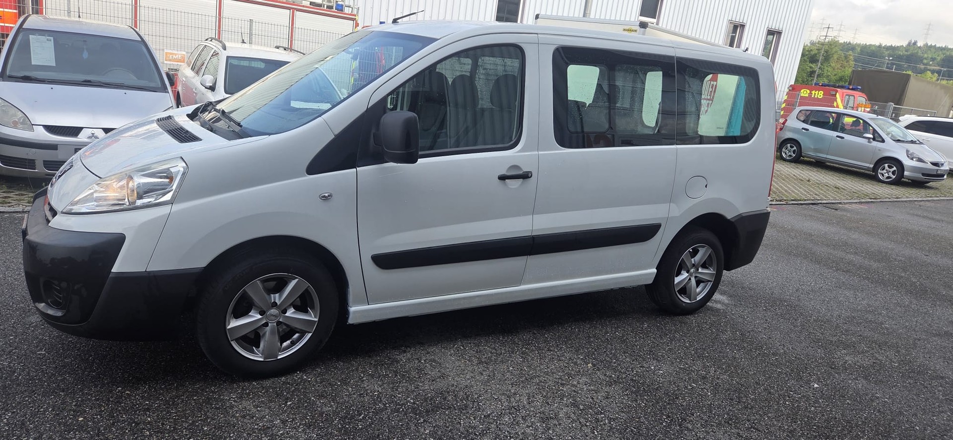 PEUGEOT E-EXPERT-image-2