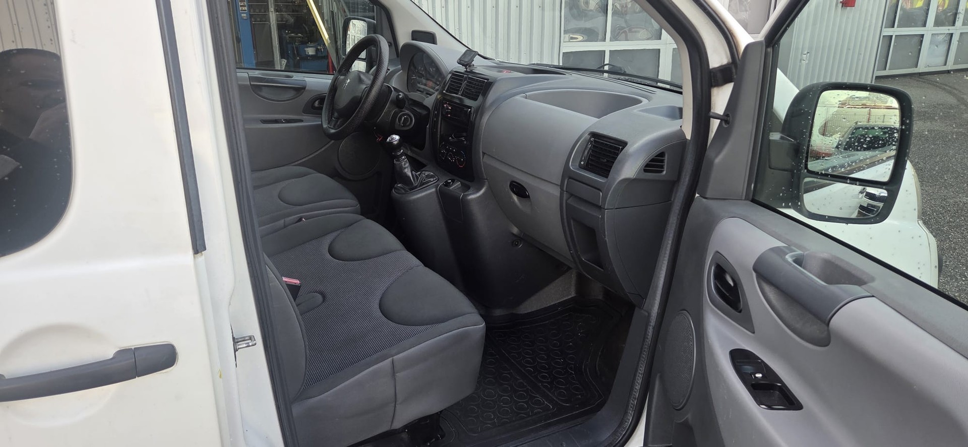 PEUGEOT E-EXPERT-image-6