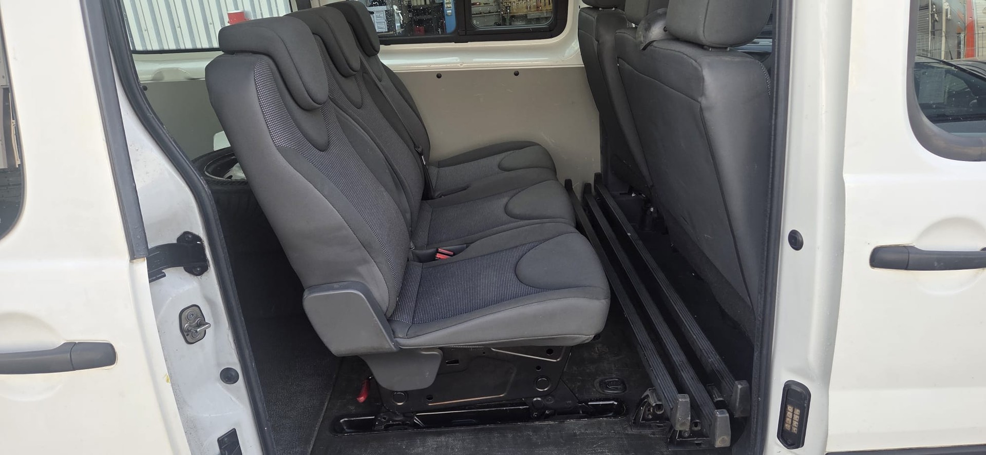 PEUGEOT E-EXPERT-image-7