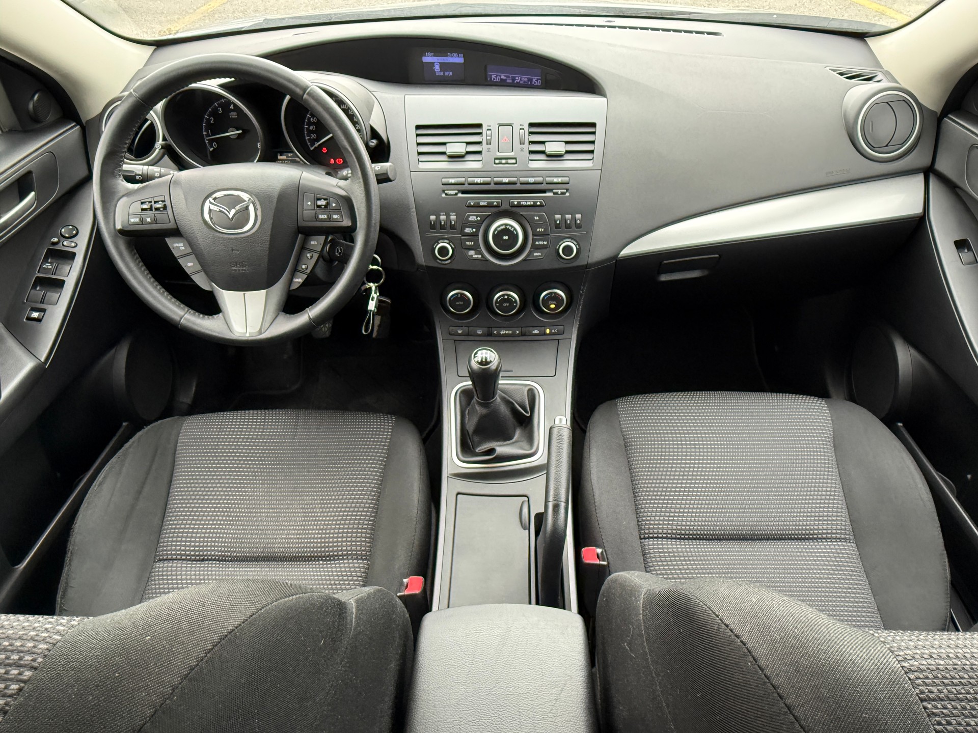 MAZDA 3 1.6 16V Exclusive - Possibilité d’une Nouvelle Expertise & Service + Garantie + Carrosserie Faite en Ordre pour 7‘900 CHF-image-22