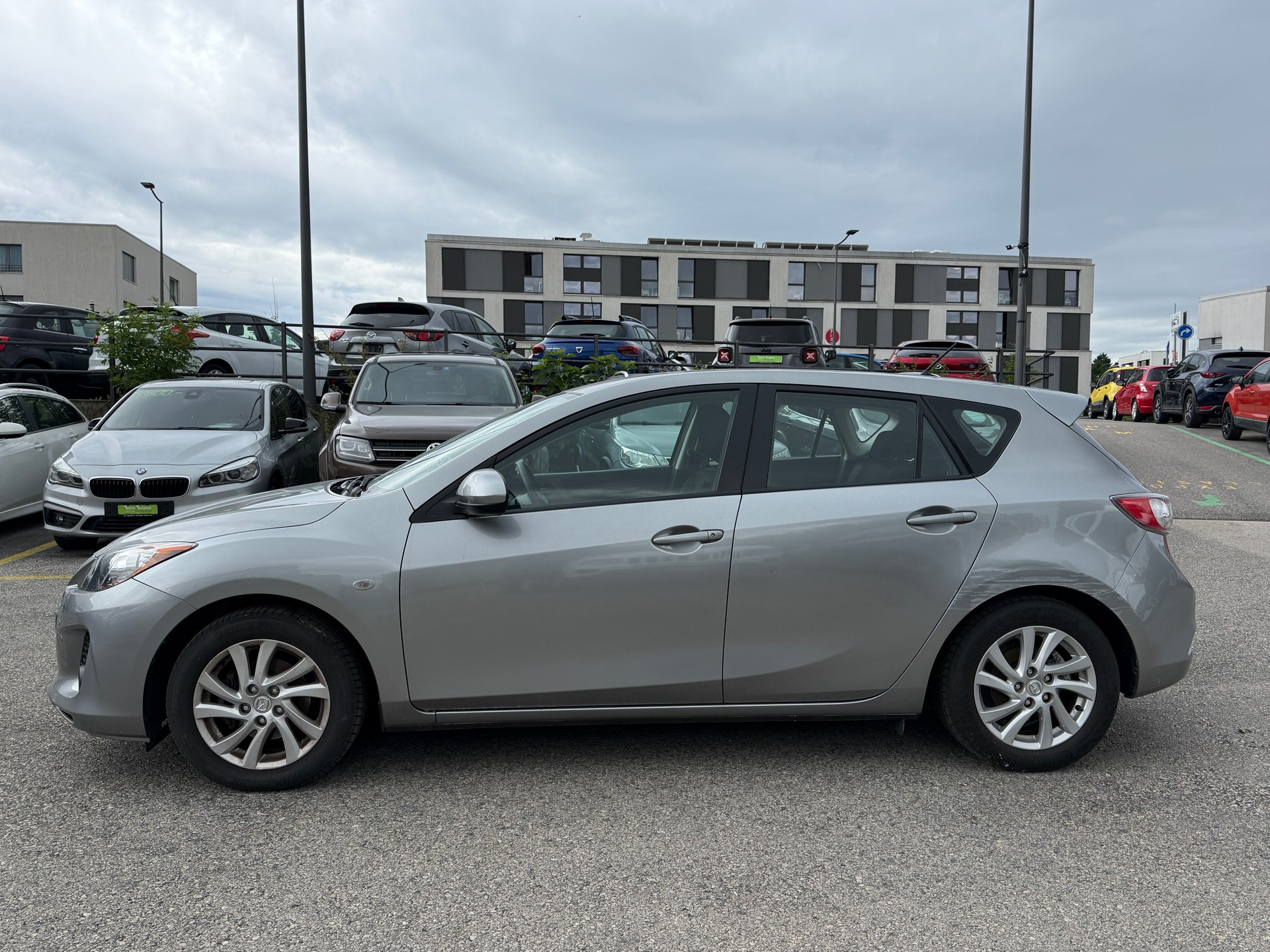 MAZDA 3 1.6 16V Exclusive - Possibilité d’une Nouvelle Expertise & Service + Garantie + Carrosserie Faite en Ordre pour 7‘900 CHF-image-9