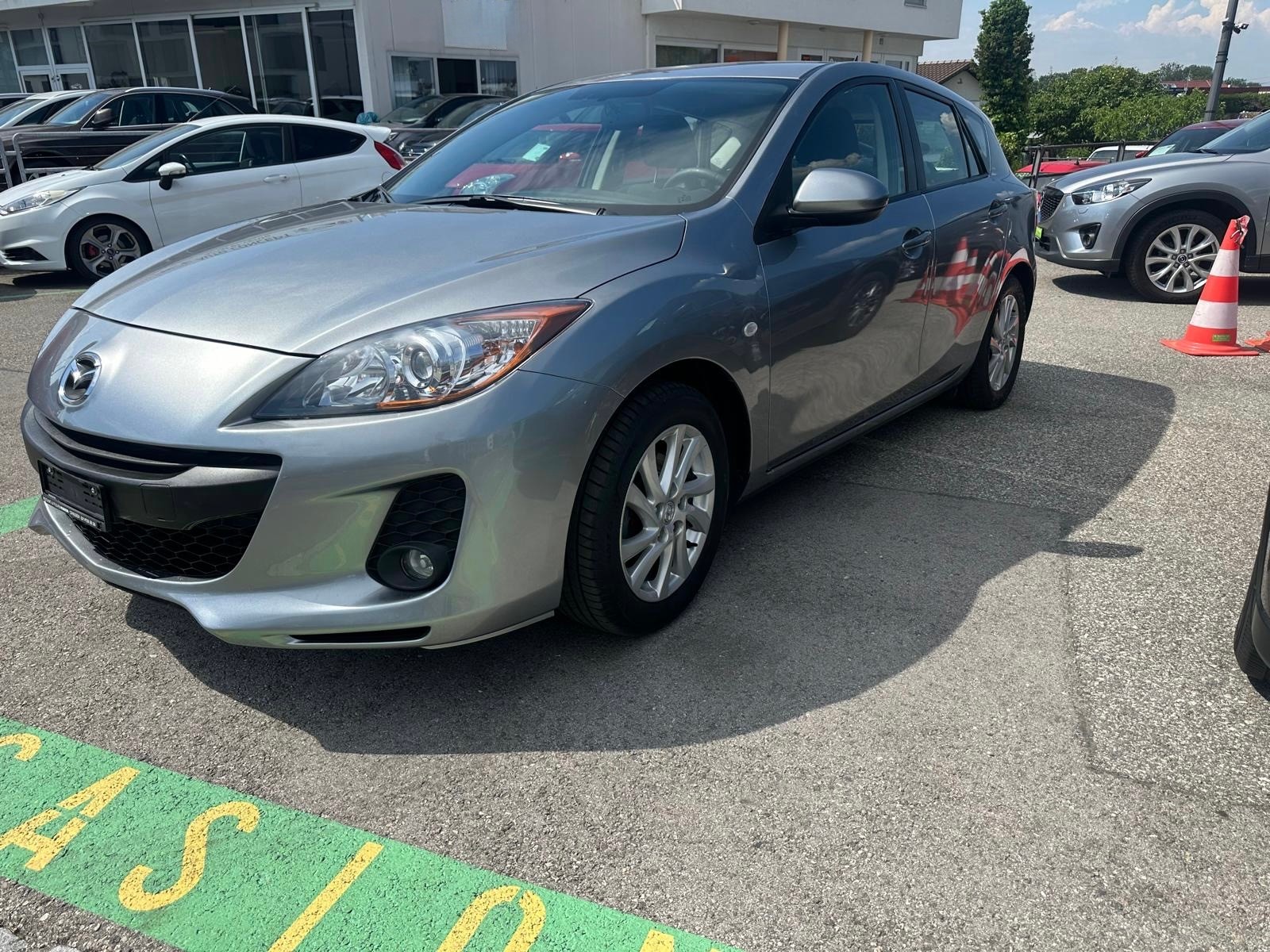 MAZDA 3 1.6 16V Exclusive - Nouvelle Expertise - NEU MFK & Grand Service à Jour : 10-07-2026 - Garantie 12 mois !-showroom-element-1
