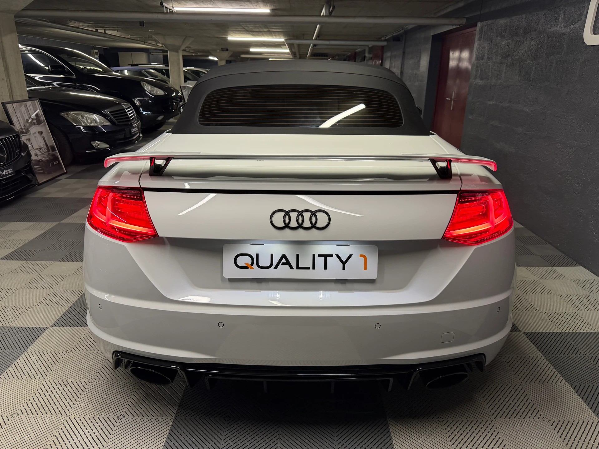 AUDI TT RS Roadster 2.5 TFSI quattro S-tronic-image-5