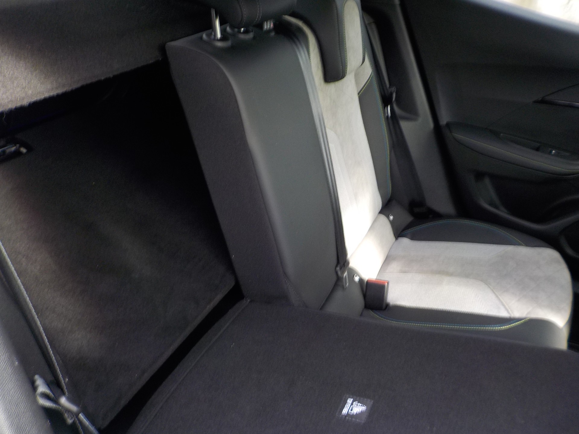 PEUGEOT 2008 e GT-image-6