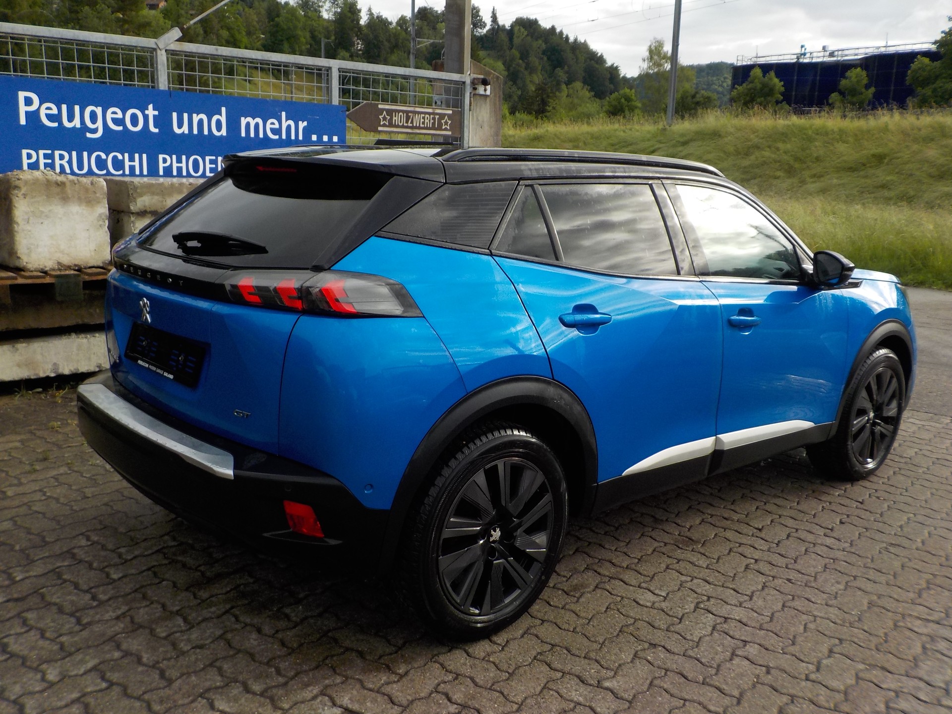 PEUGEOT 2008 e GT-image-2
