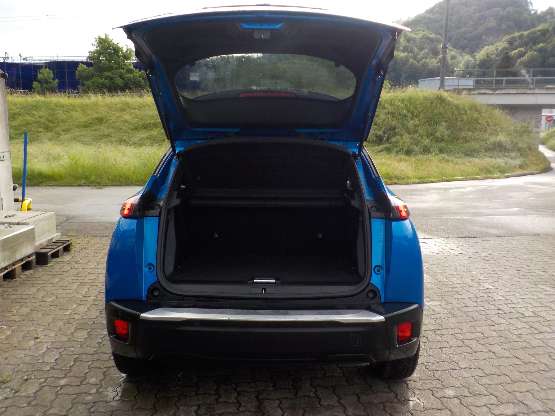 PEUGEOT 2008 e GT-image-4