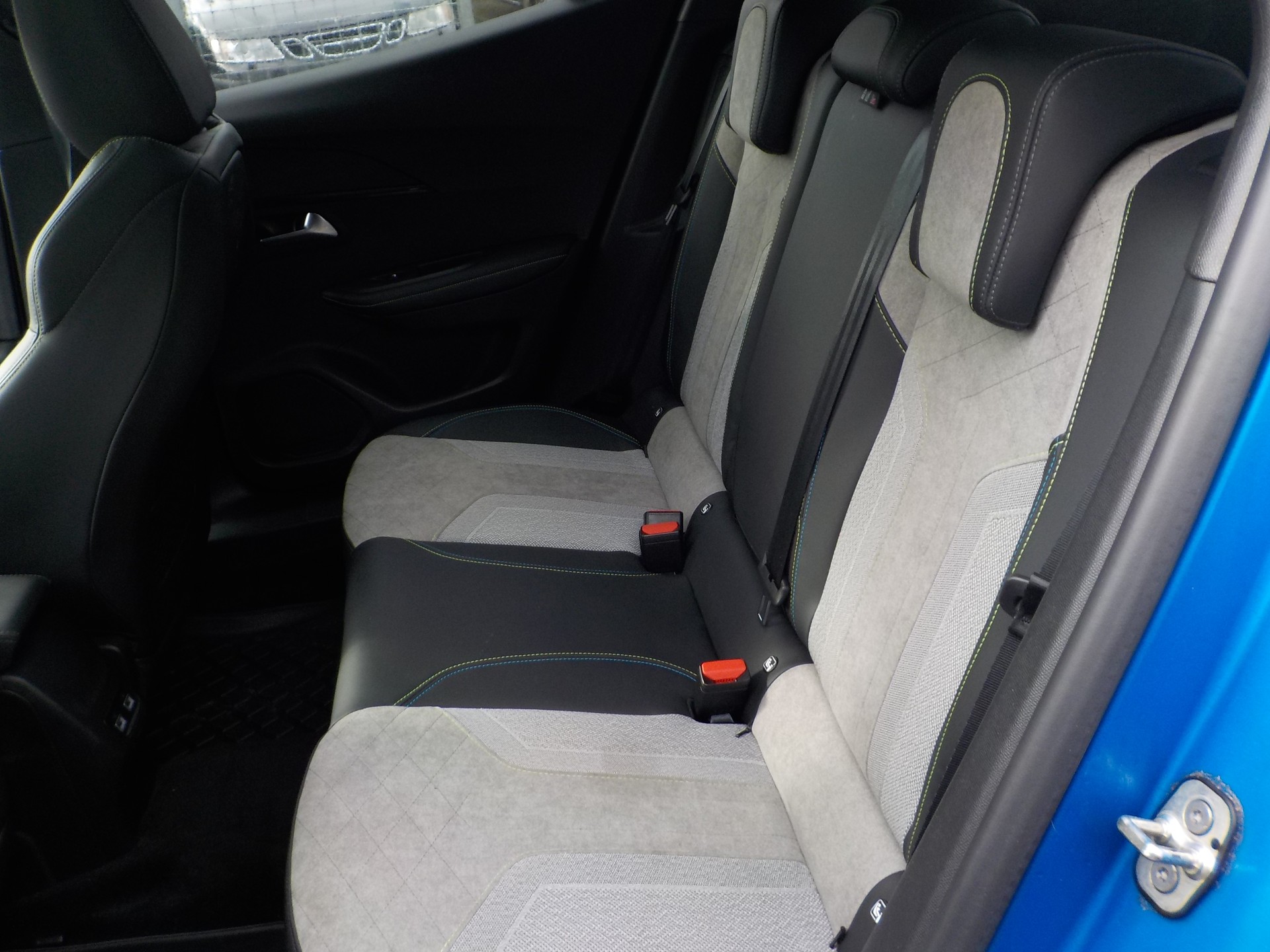 PEUGEOT 2008 e GT-image-7