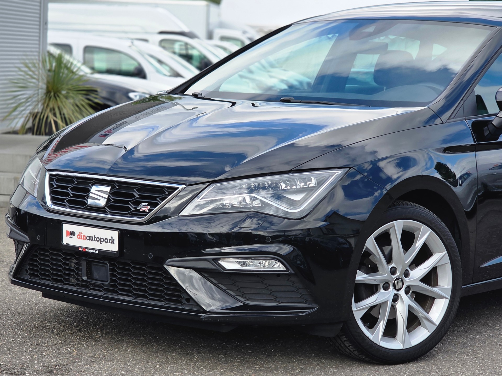 SEAT Leon 1.5 TSI EVO FR ACT Swiss FR DSG * CH-Fahrzeug * Frisch ab MFK *-image-2