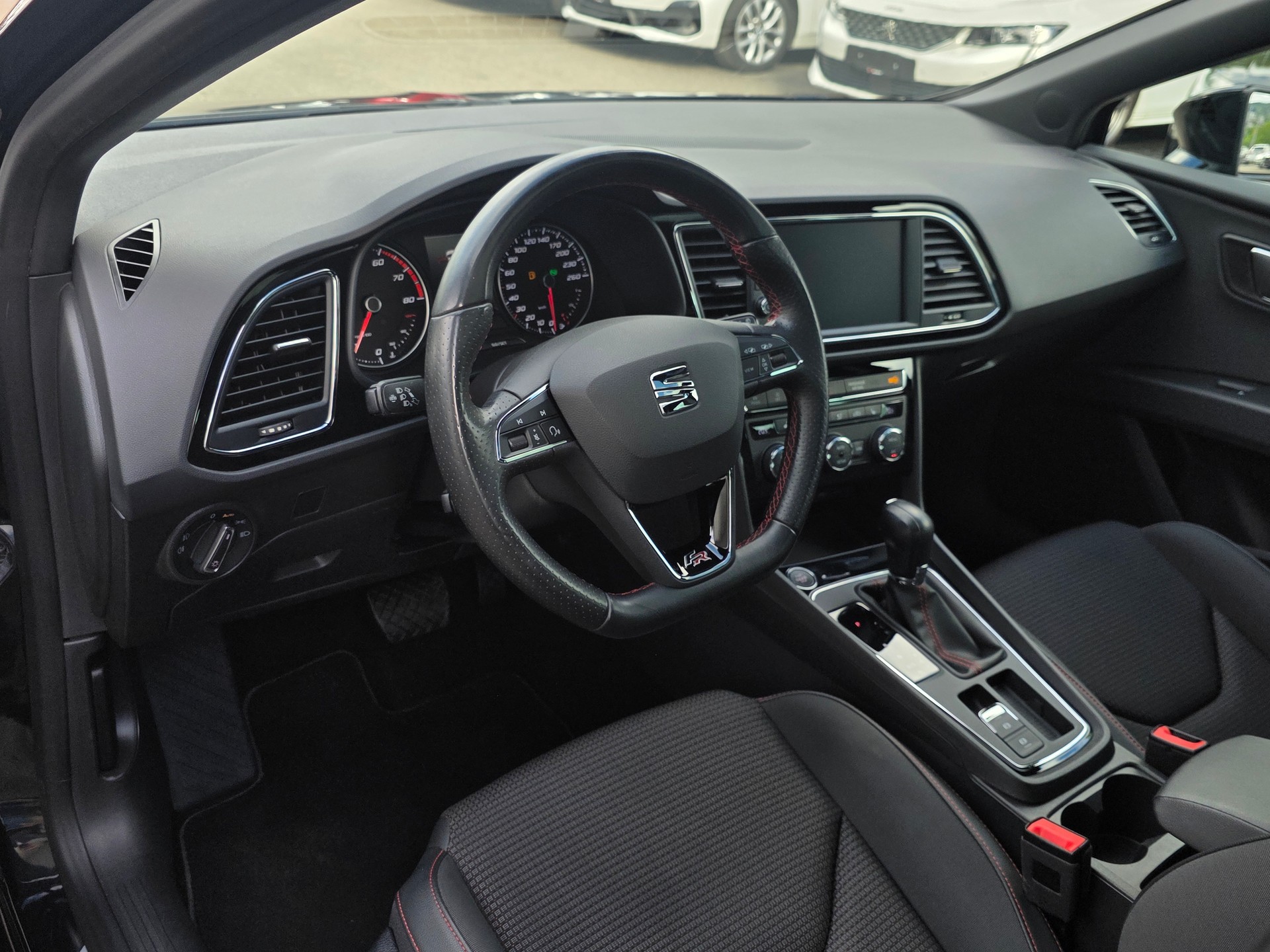 SEAT Leon 1.5 TSI EVO FR ACT Swiss FR DSG * CH-Fahrzeug * Frisch ab MFK *-image-10