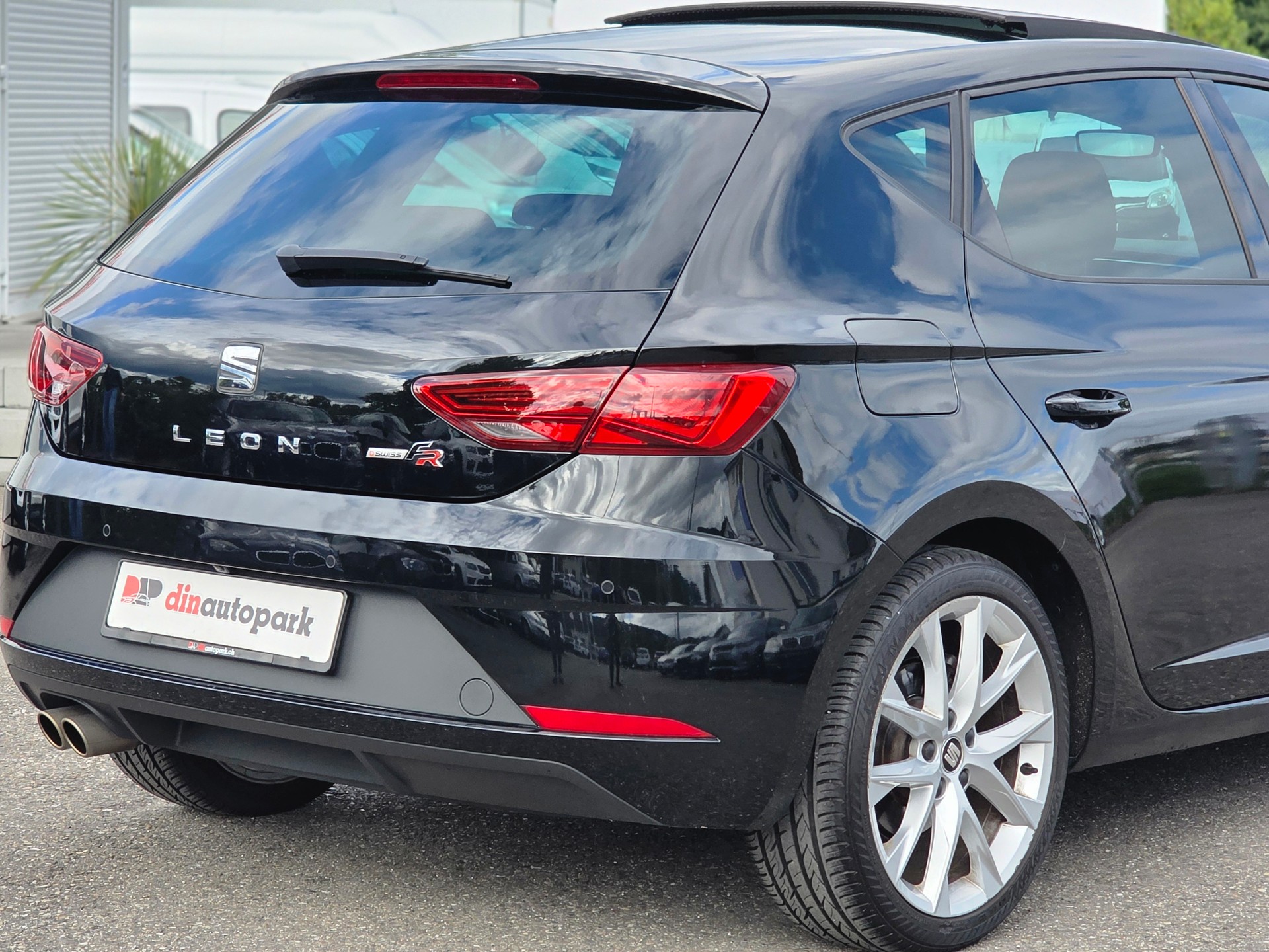 SEAT Leon 1.5 TSI EVO FR ACT Swiss FR DSG * CH-Fahrzeug * Frisch ab MFK *-image-6