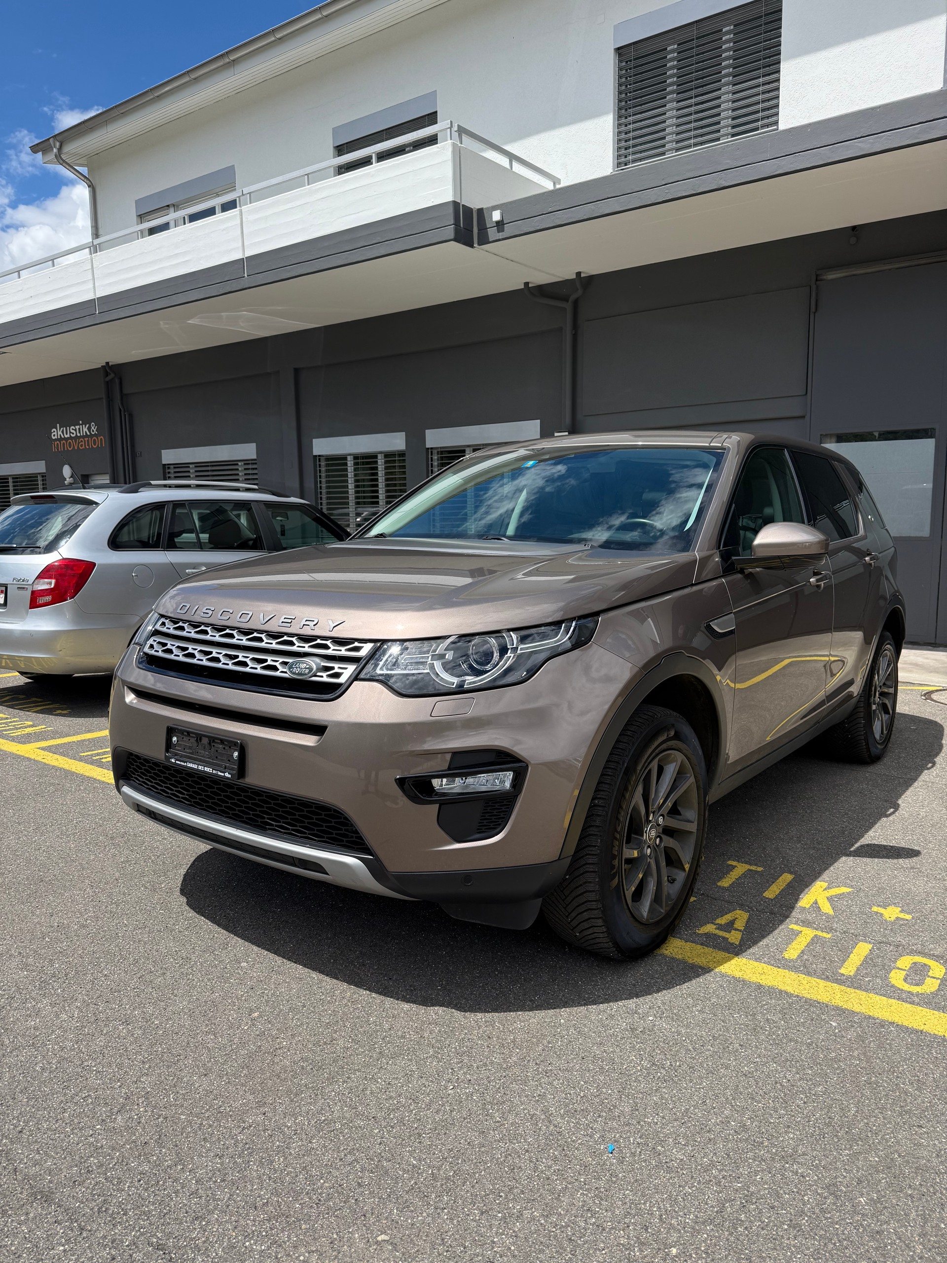 LAND ROVER Discovery Sport 2.0 TD4 HSE AT9-image-2